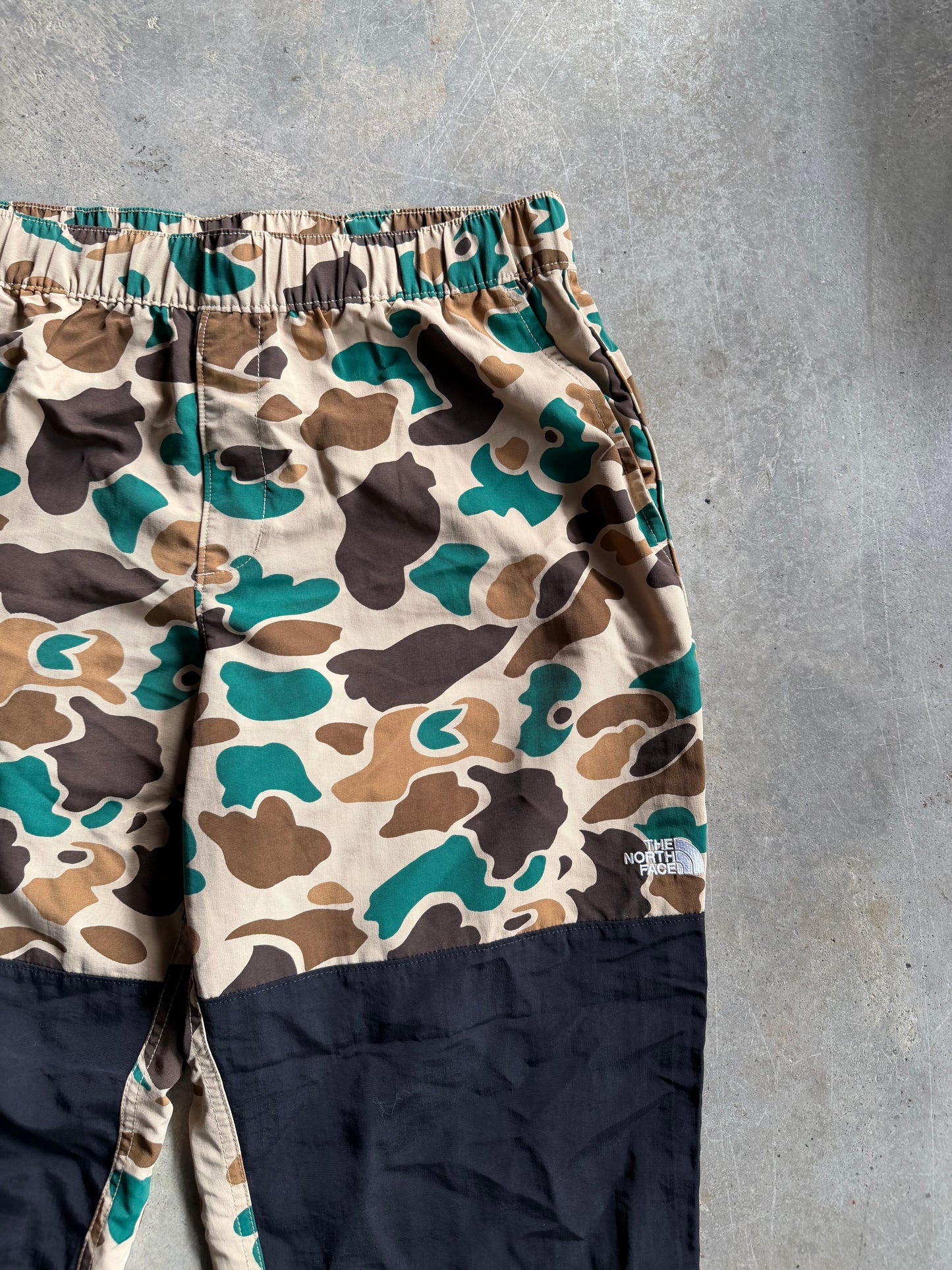 North Face Nylon Double Knee Camo Pants Sz 32