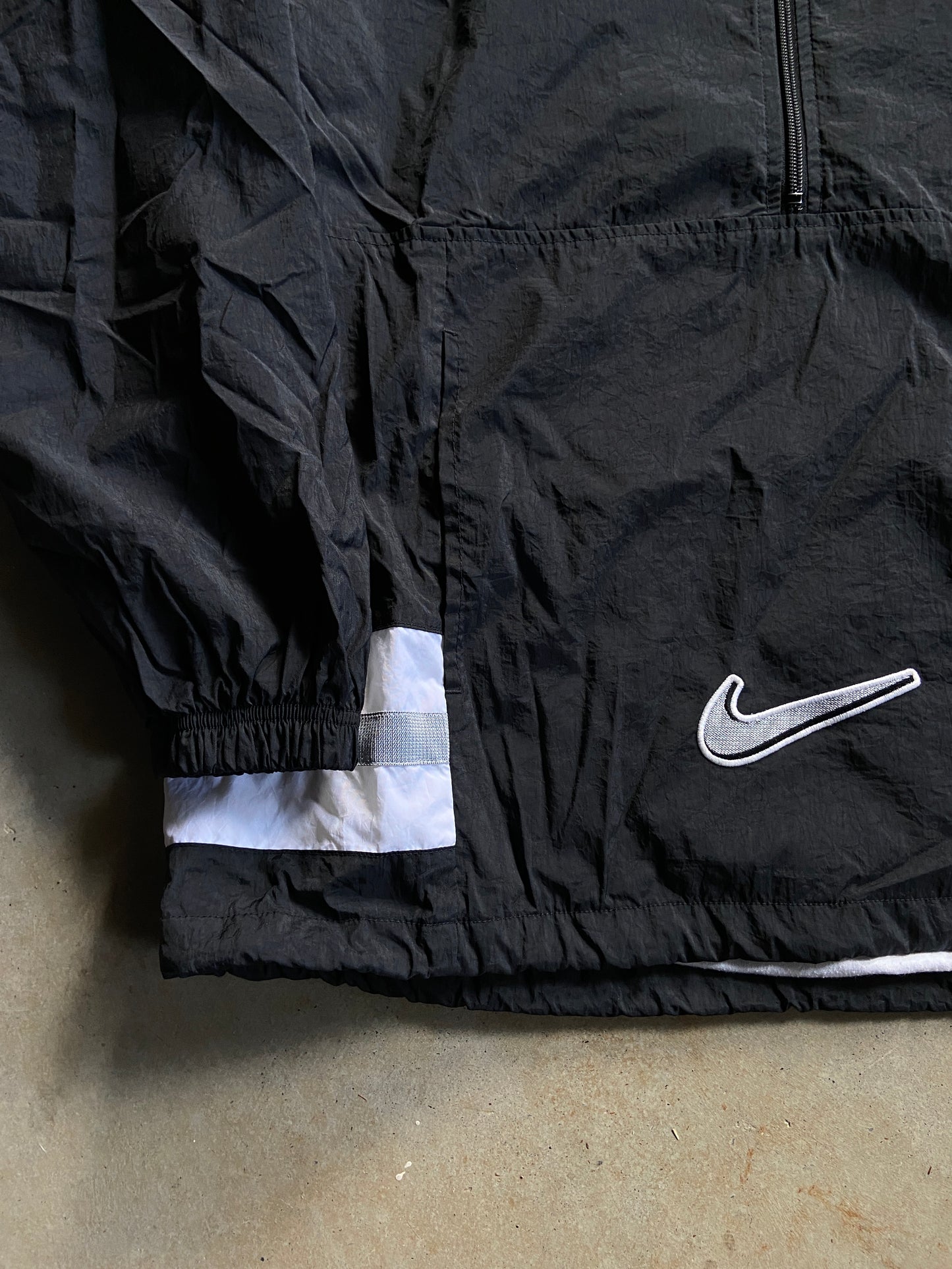 VTG Nike Silver/Black Nylon Pullover Jacket Sz M