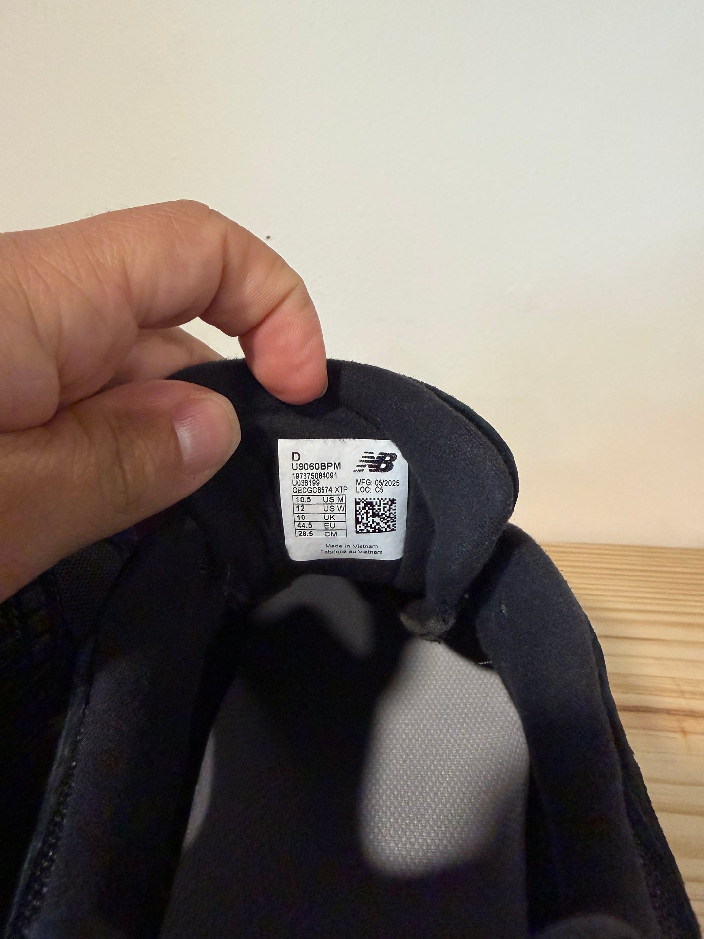 Preowned New Balance 9060 Triple Black Sz 10.5M/12W