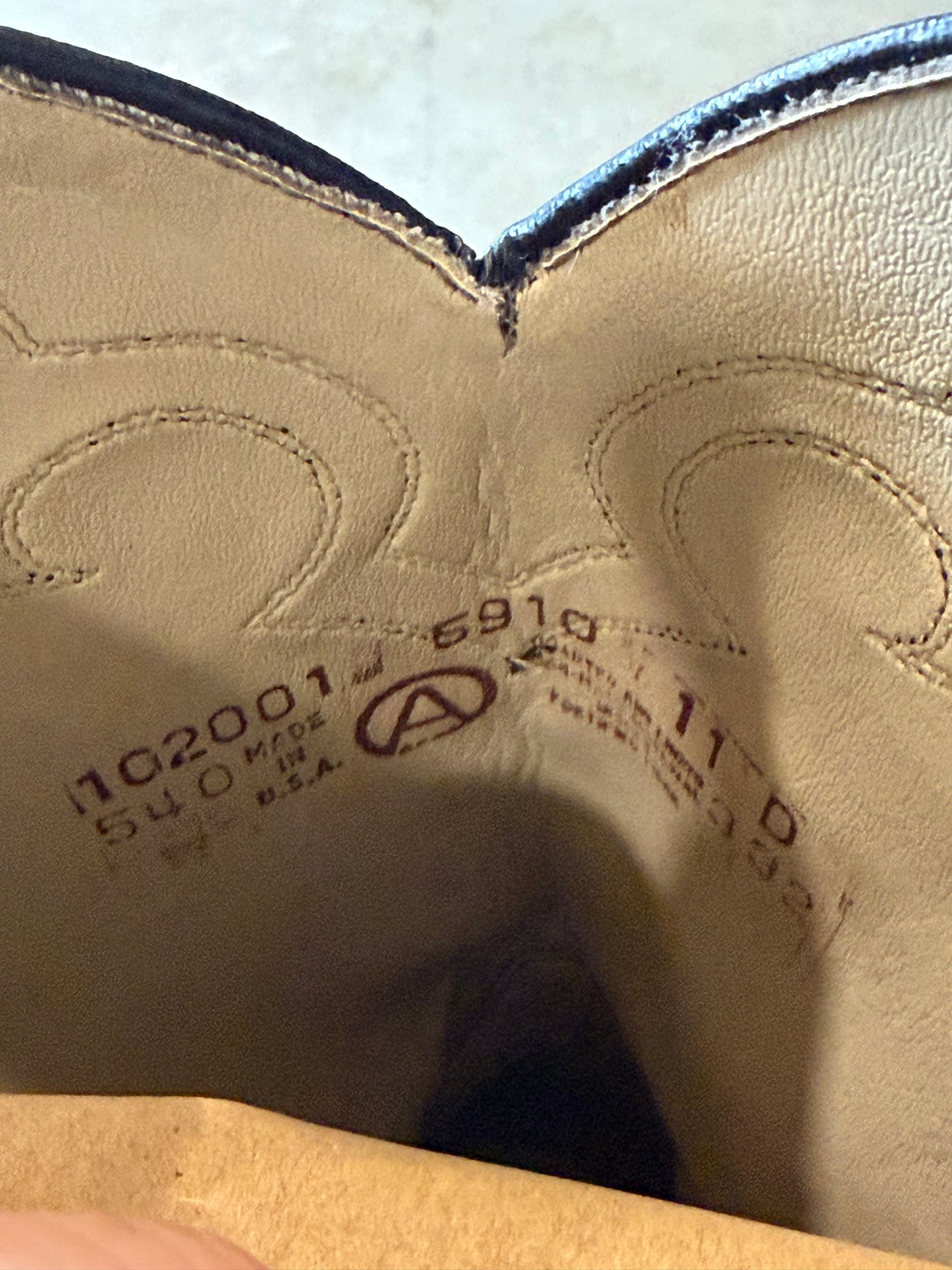 Preowned Dingo Black Boots Size 11D 102001 5910