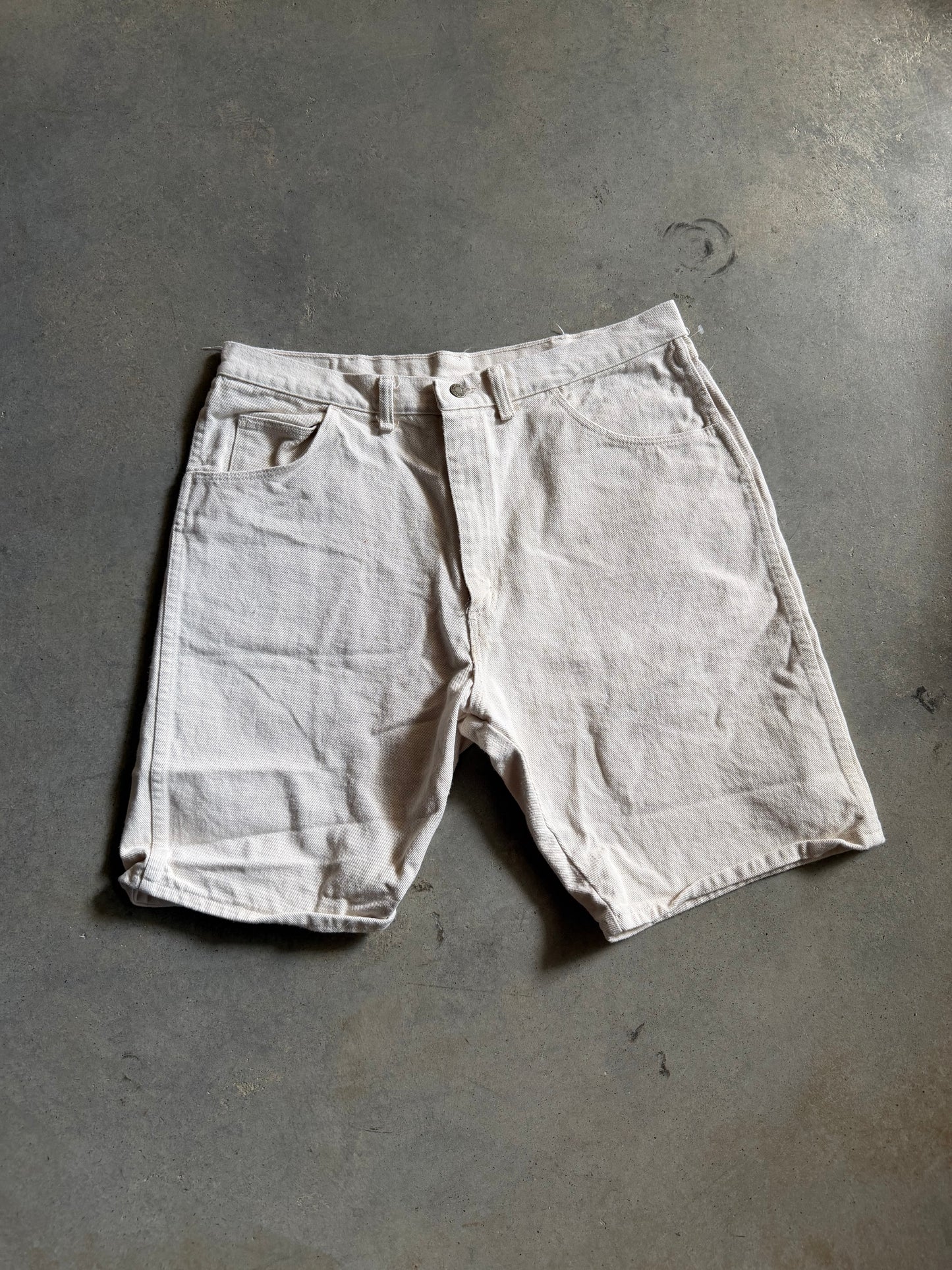 VTG Wrangler Cream Shorts Sz 38