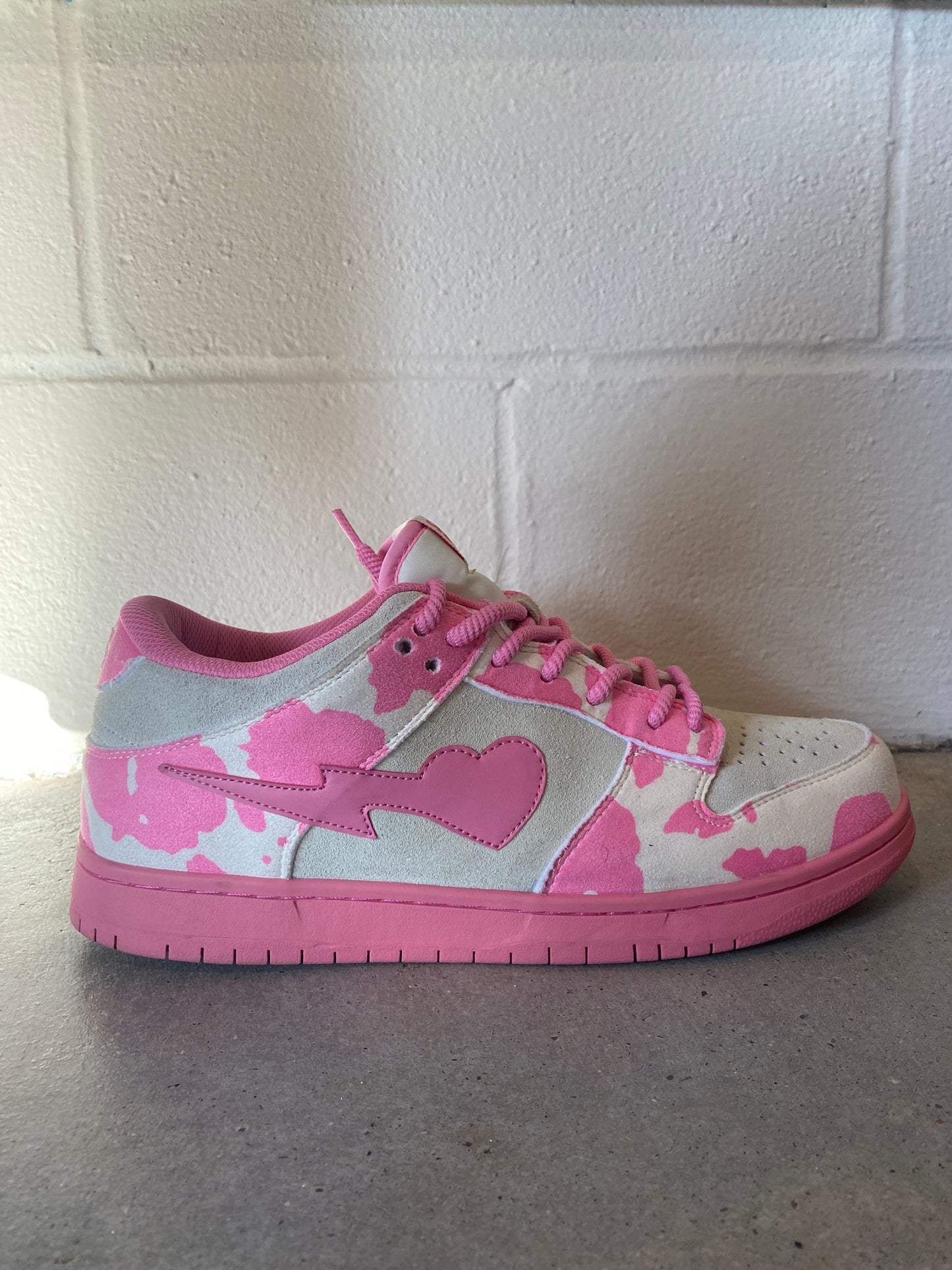 Preowned Sad Boy Saga Skywalker Strawberry Milk Men’s Sz 12M/13.5W