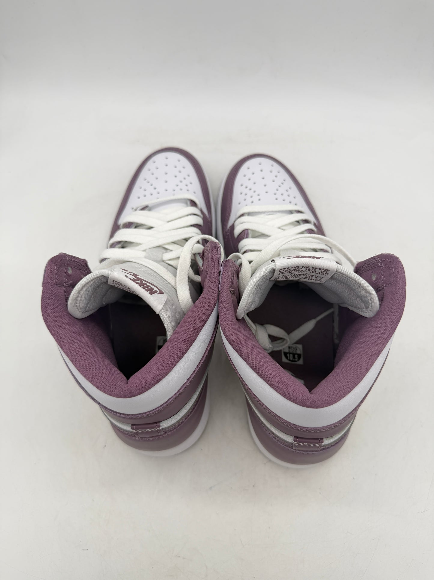 Preowned Air Jordan 1 Retro High OG 'Mauve' Sz 10.5M/12W DZ5485-105