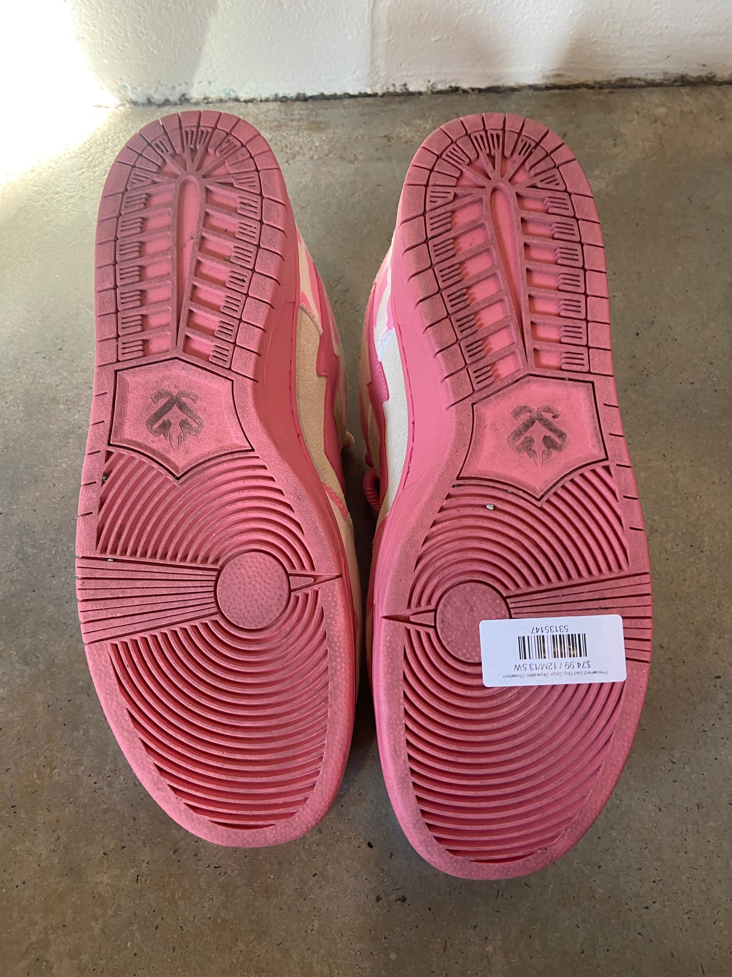 Preowned Sad Boy Saga Skywalker Strawberry Milk Men’s Sz 12M/13.5W