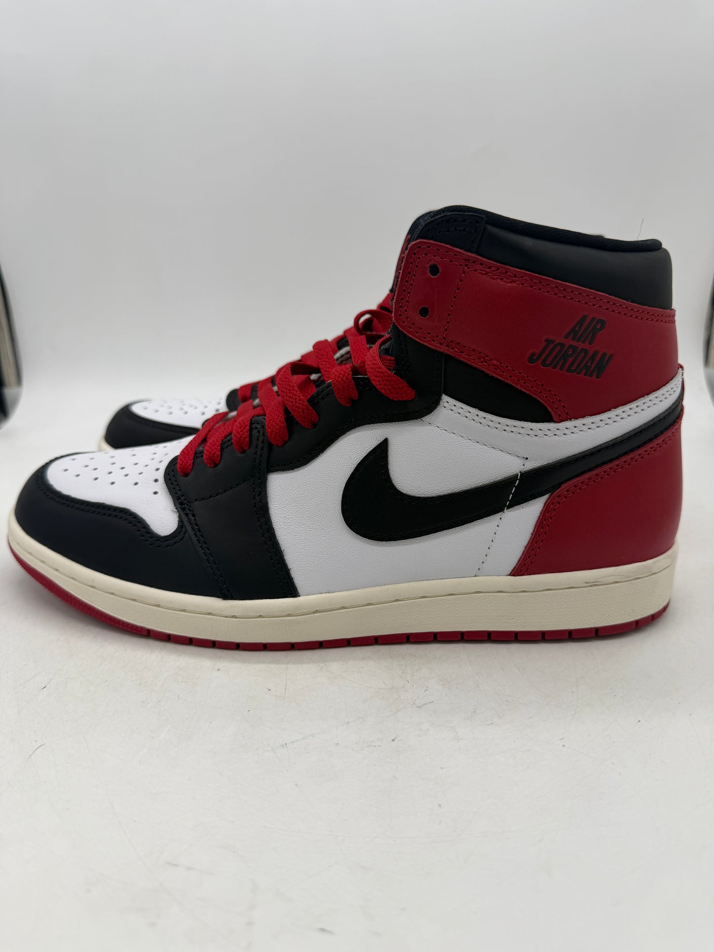 Preowned Air Jordan 1 Retro High OG 'Black Toe Reimagined' Sz 10.5M/12W DZ5485-106