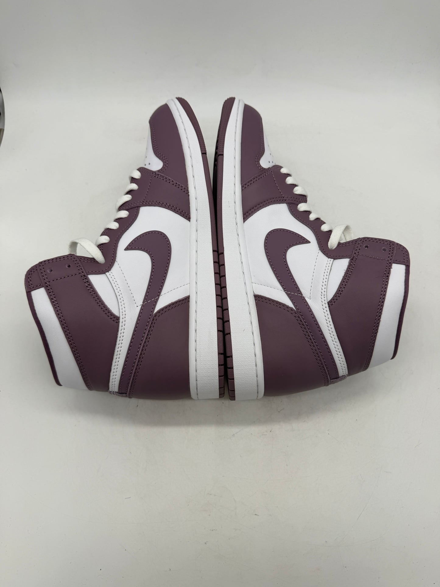 Preowned Air Jordan 1 Retro High OG 'Mauve' Sz 10.5M/12W DZ5485-105