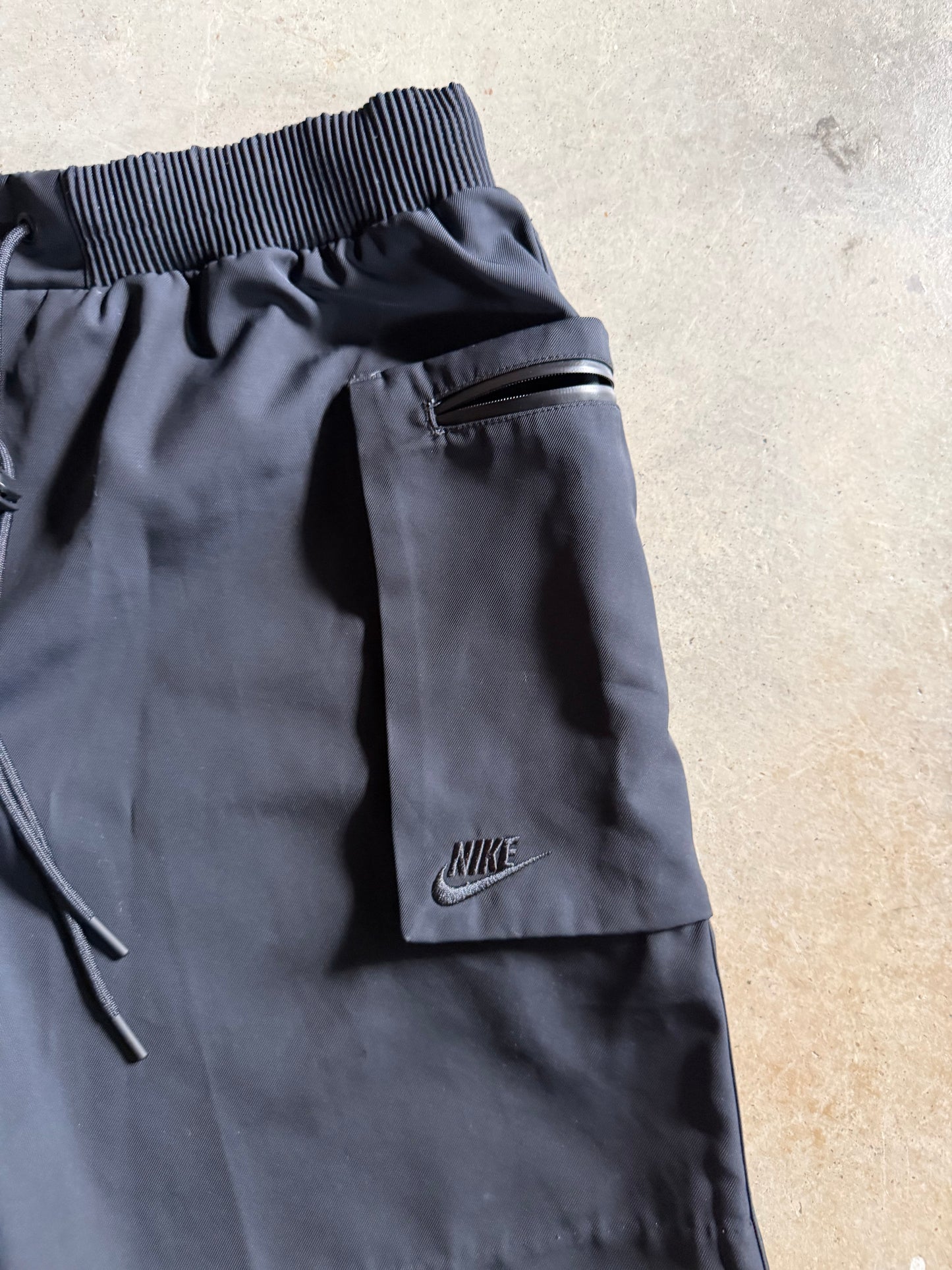 Nike Black Tech Pack Shorts Sz L