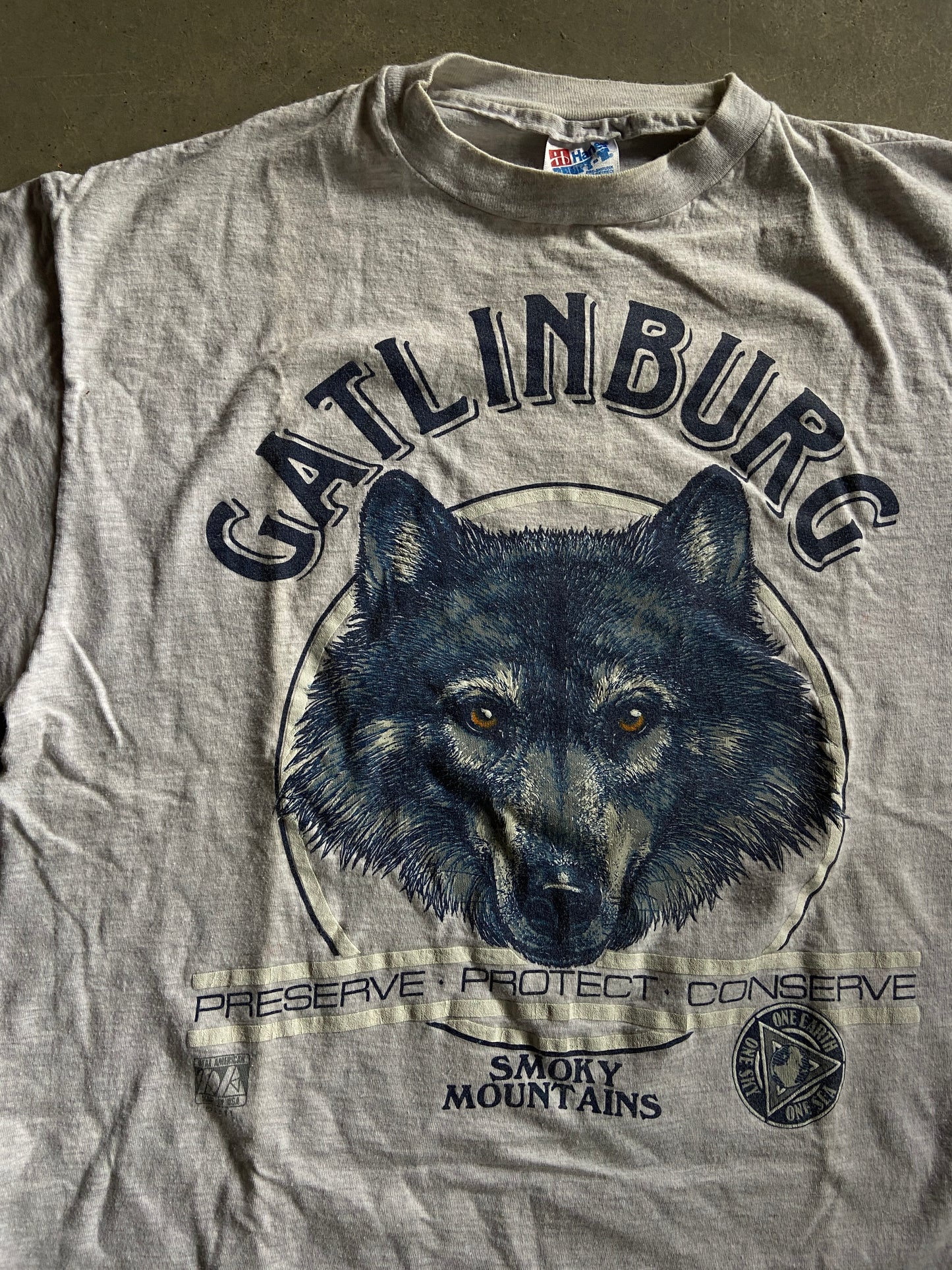 VTG Gatlinburg Wolf Conservation Tee Sz L