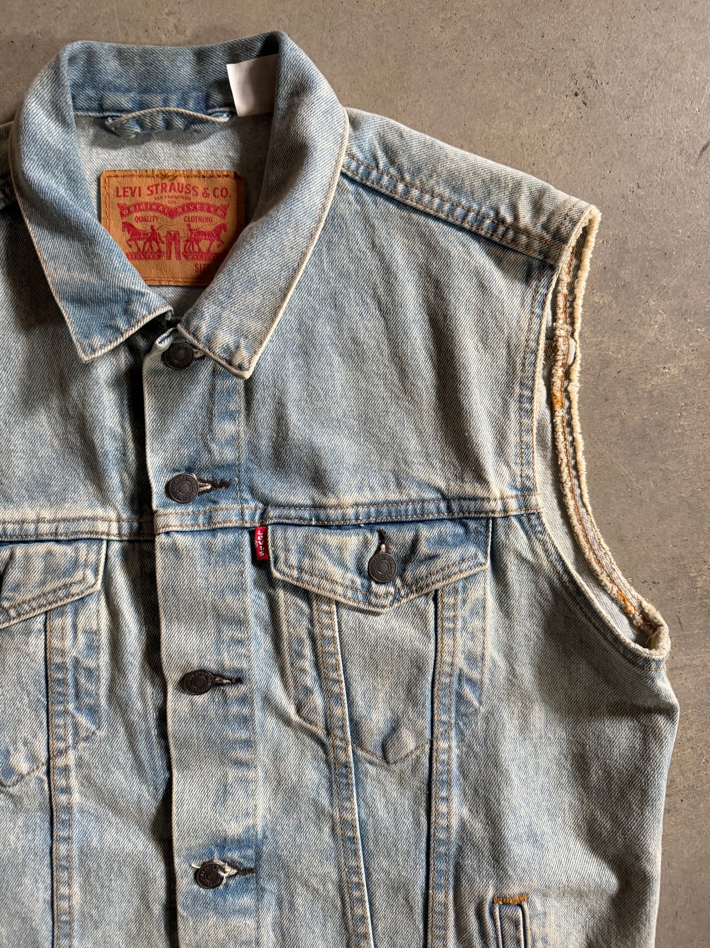 Levis Light Wash Denim Vest Sz M