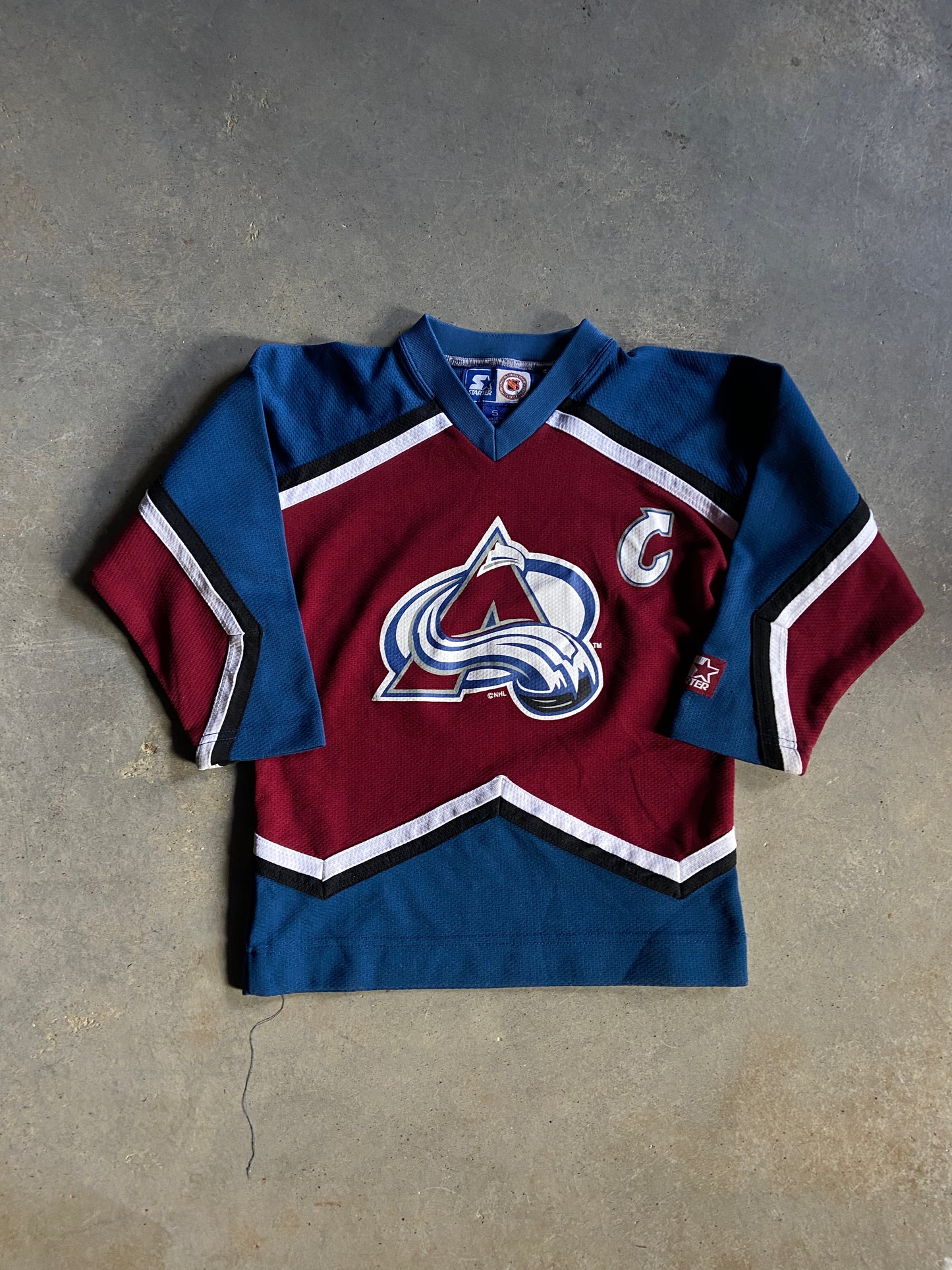 VTG Youth Colorado Avalanche Captain Jersey Sz Youth Small