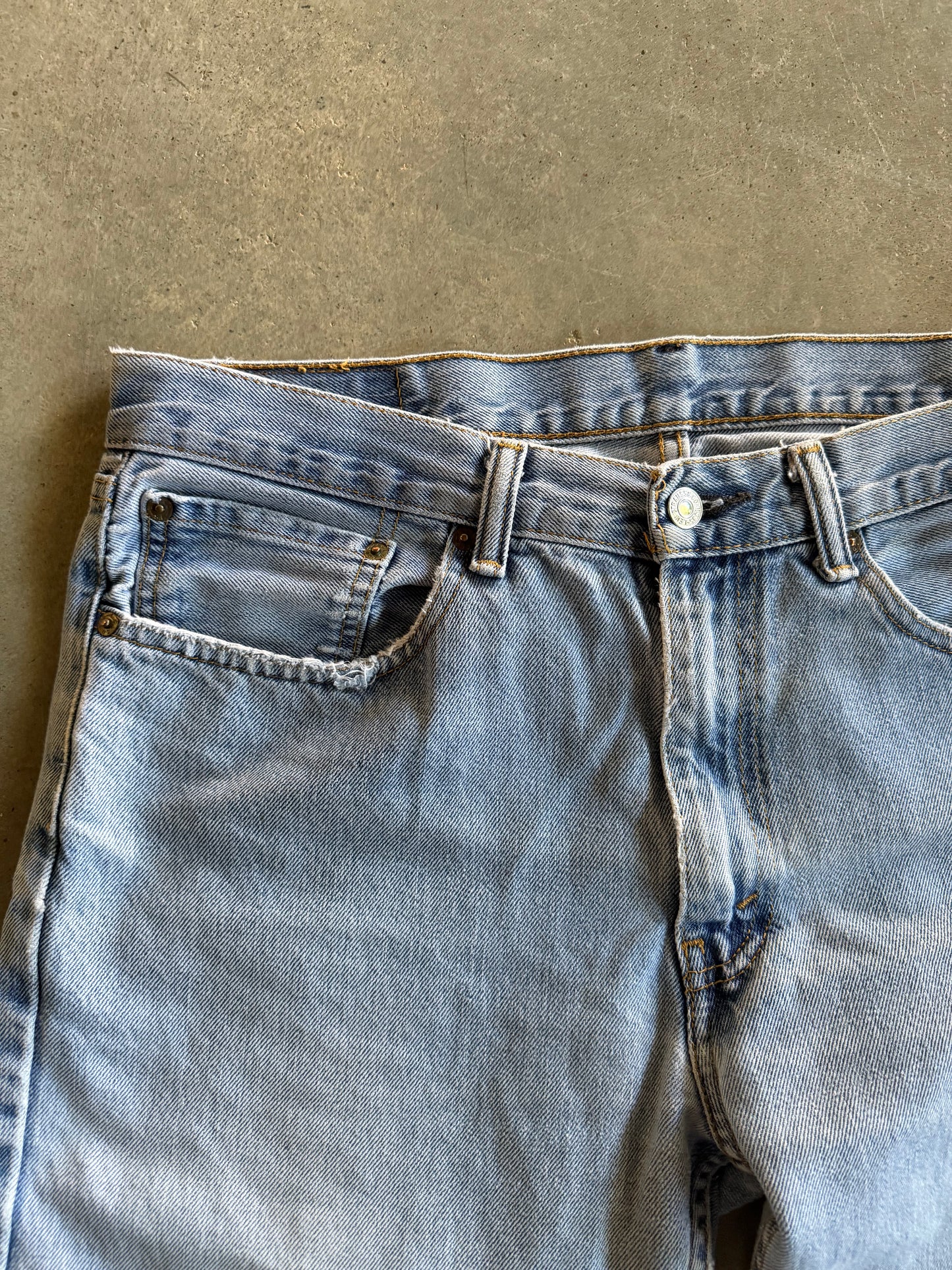 VTG Levis 505 Light Wash Denim Jeans Sz 34x32