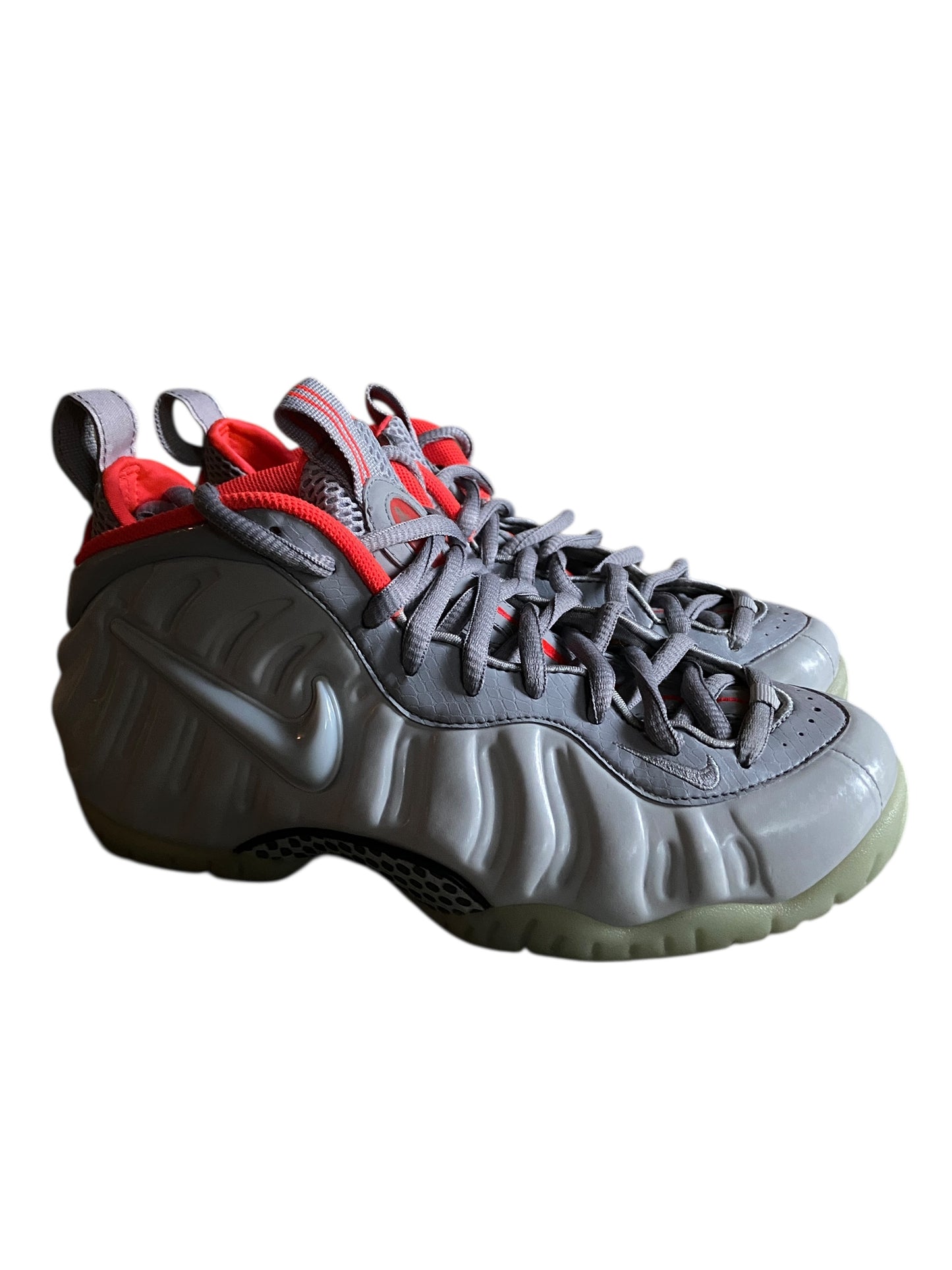 Preowned Nike Air Foamposite "Pure Platinum" Sz 8M/9.5W