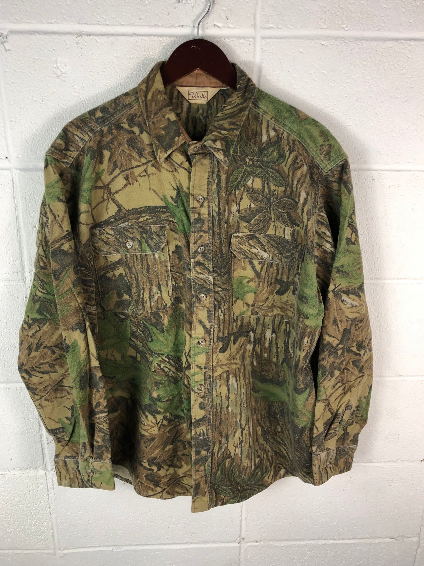 Load image into Gallery viewer, VTG Walls Camo Hunting Button Up L/S Shirt Sz L/XL
