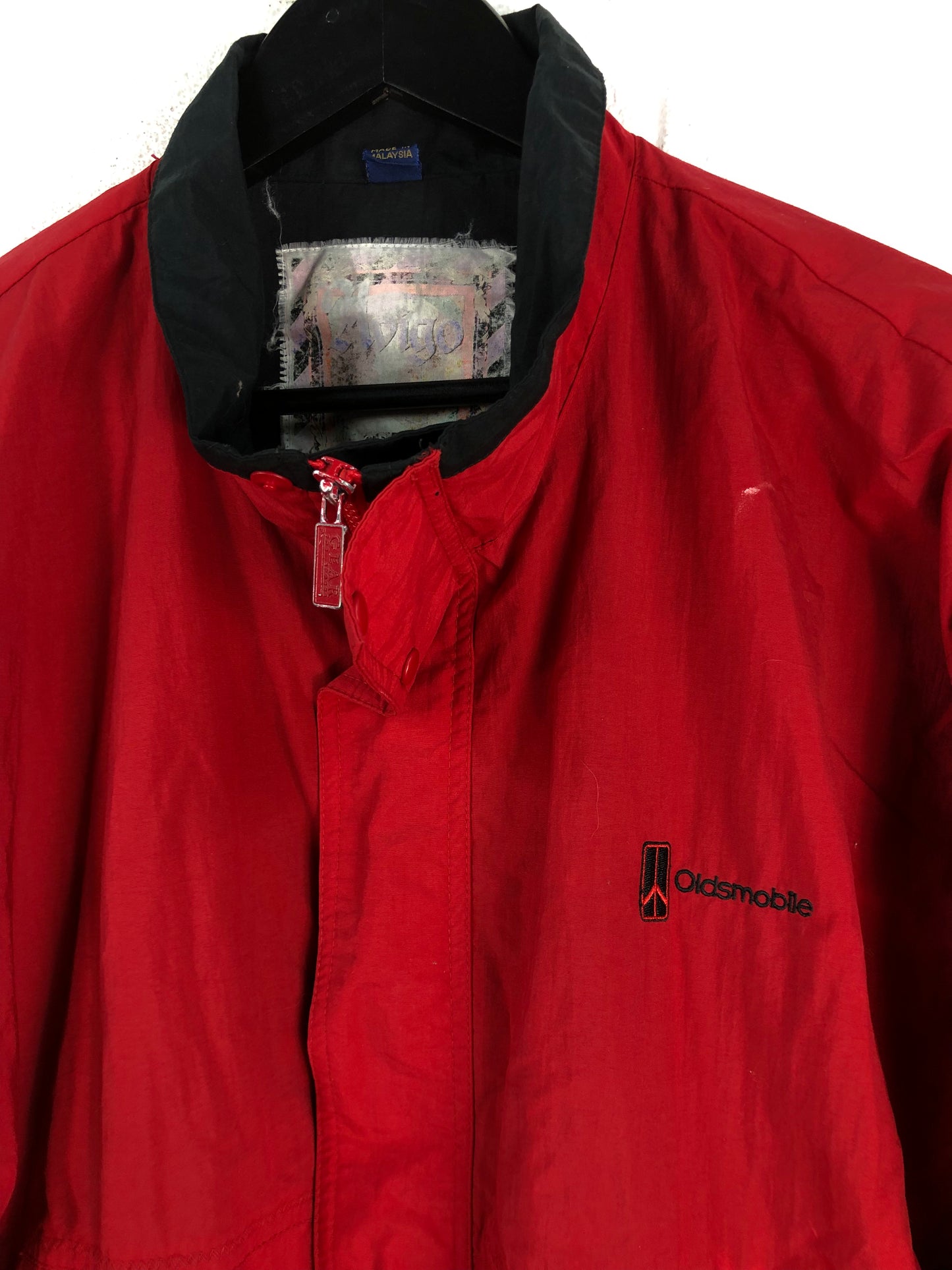 Load image into Gallery viewer, VTG Red Oldsmobile Windbreaker Jacket Sz L/XL
