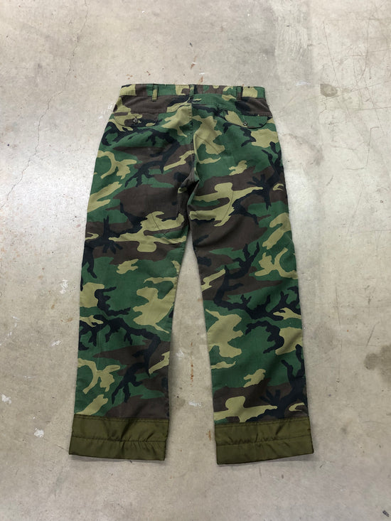 Load image into Gallery viewer, VTG Camo Brush Pants Sz 36
