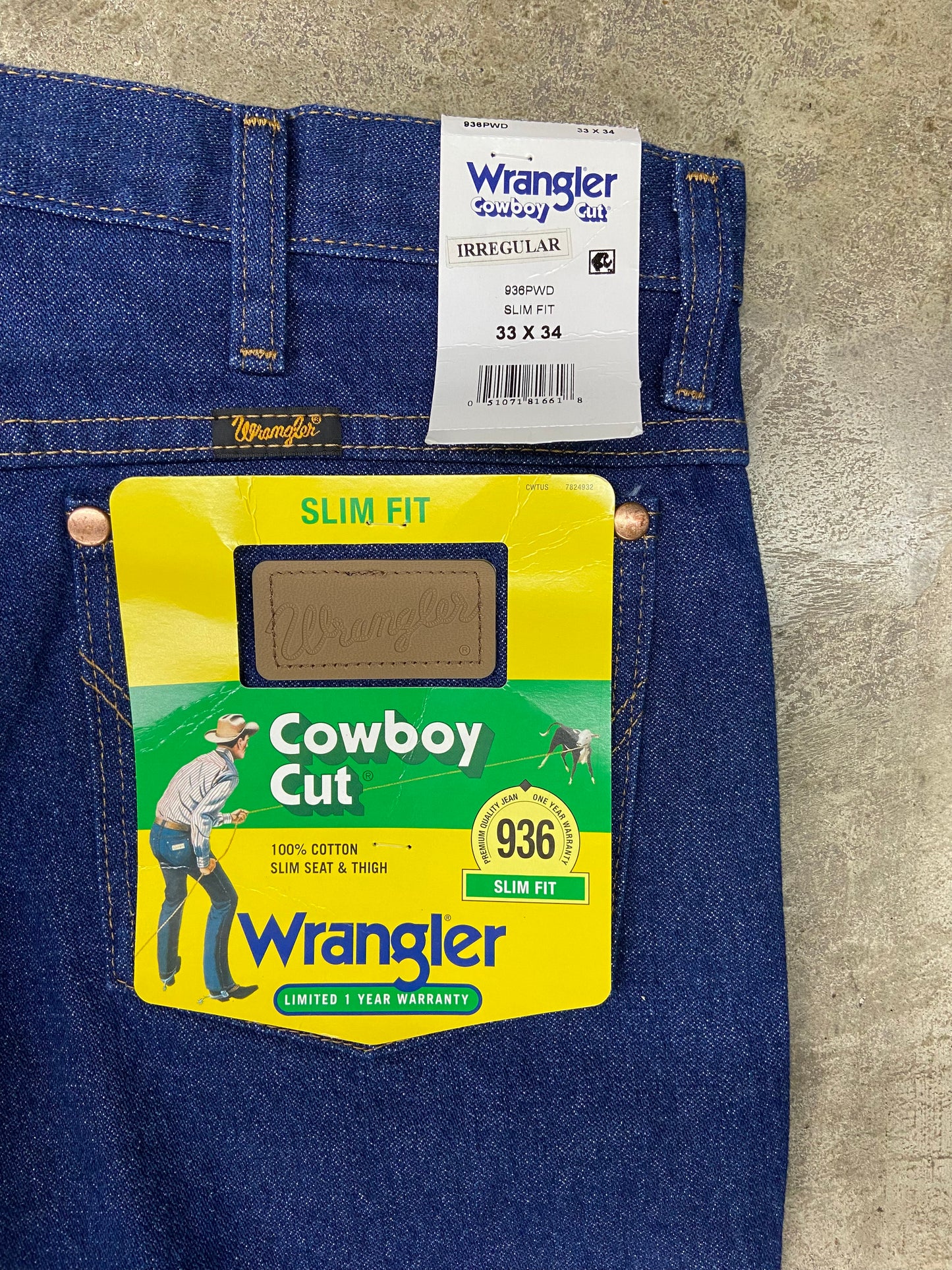 Load image into Gallery viewer, VTG Wrangler Cowboy Cut Blue Jeans Sz 33x34
