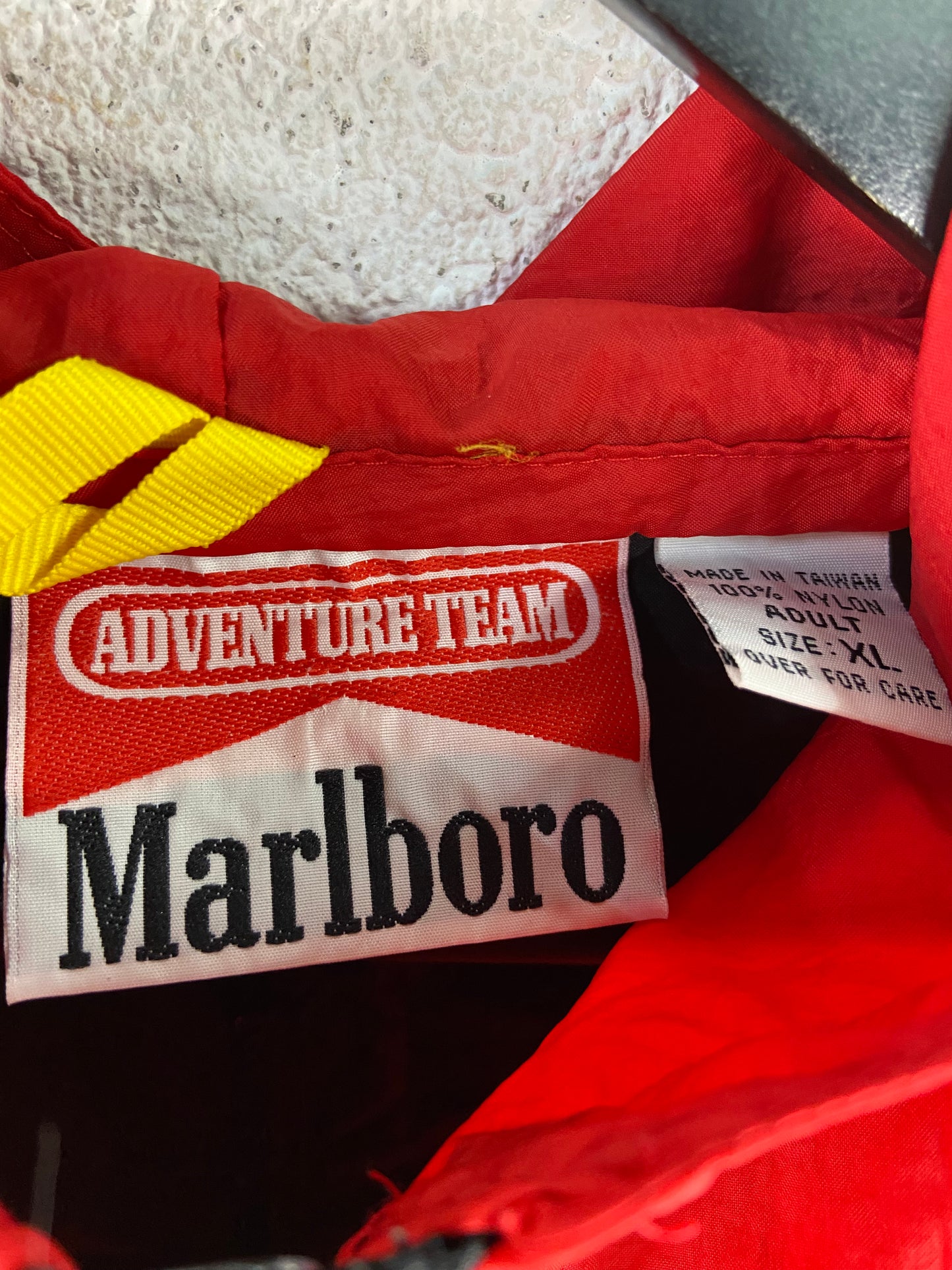 VTG Marlboro Adventure Team Hooded Windbreaker Sz XL