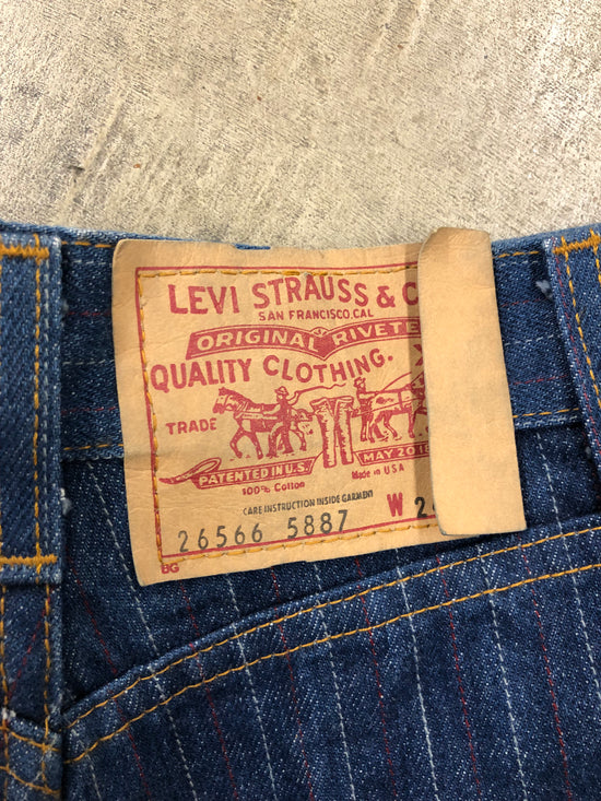 Load image into Gallery viewer, VTG Levi&amp;#39;s Striped Denim Jeans Sz Wmns 5
