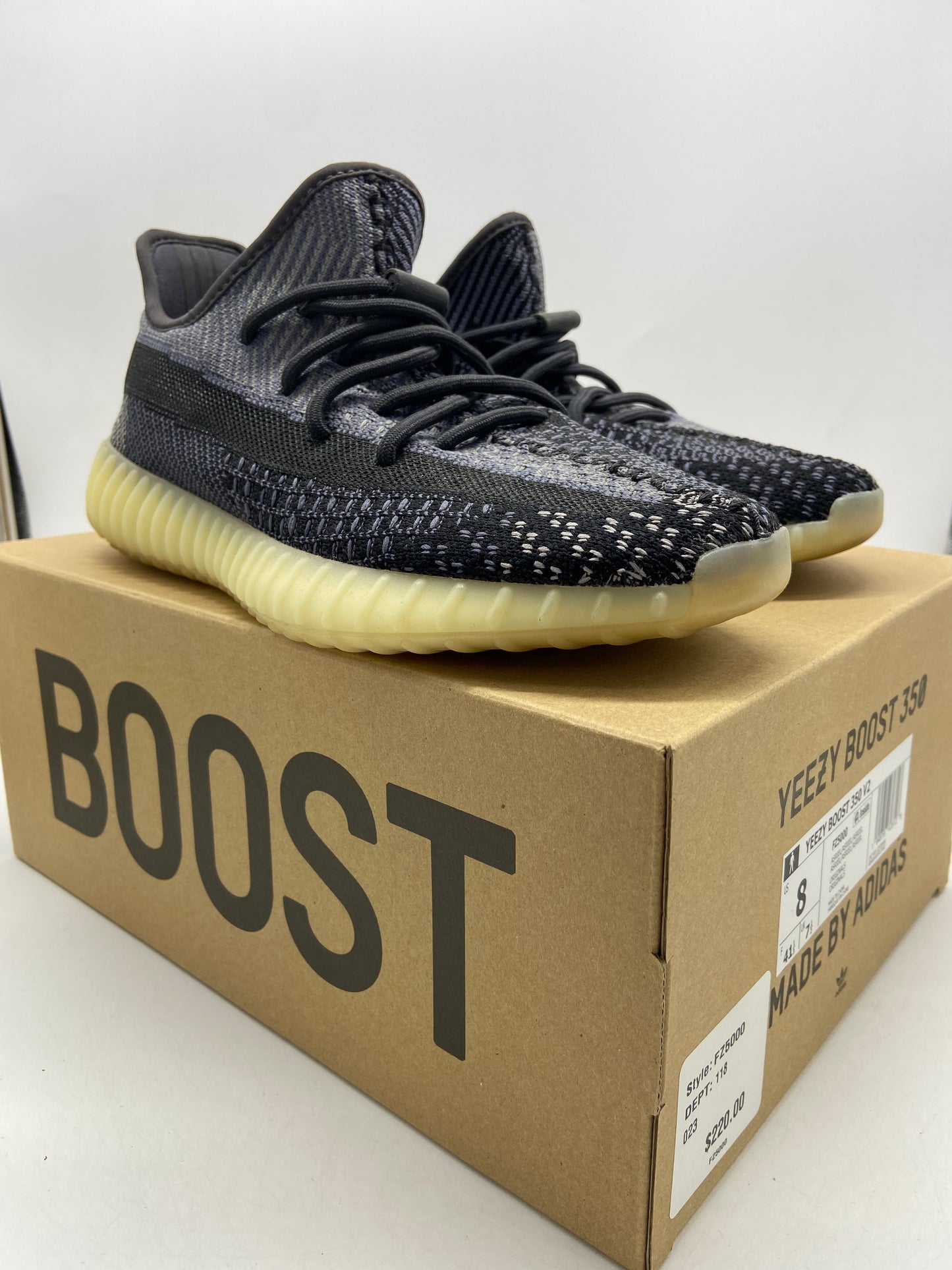 Preowned Yeezy Boost 350 V2 'Carbon' Sz 8M/9.5W GY7658