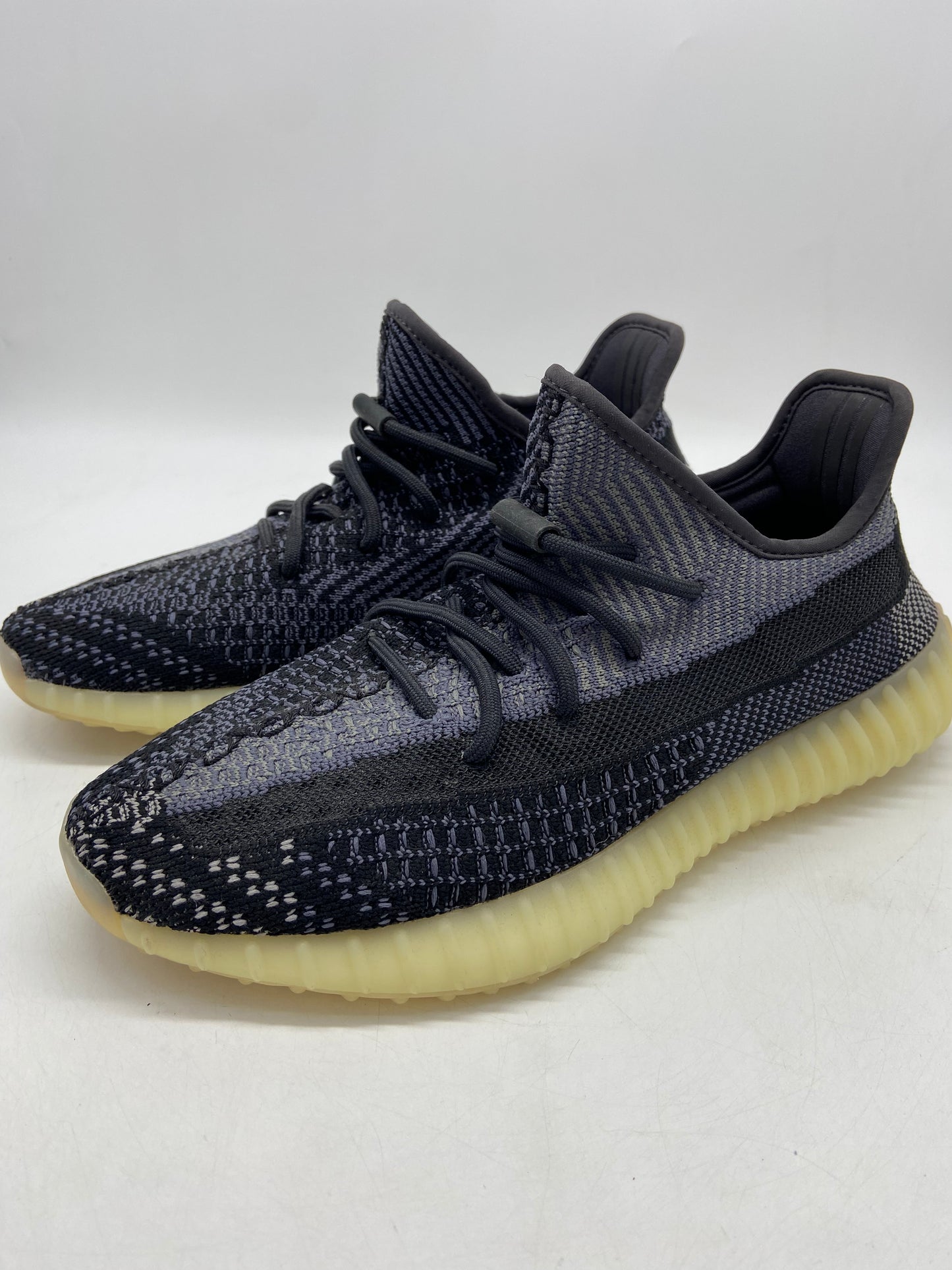 Load image into Gallery viewer, Preowned Yeezy Boost 350 V2 &amp;#39;Carbon&amp;#39; Sz 8M/9.5W GY7658
