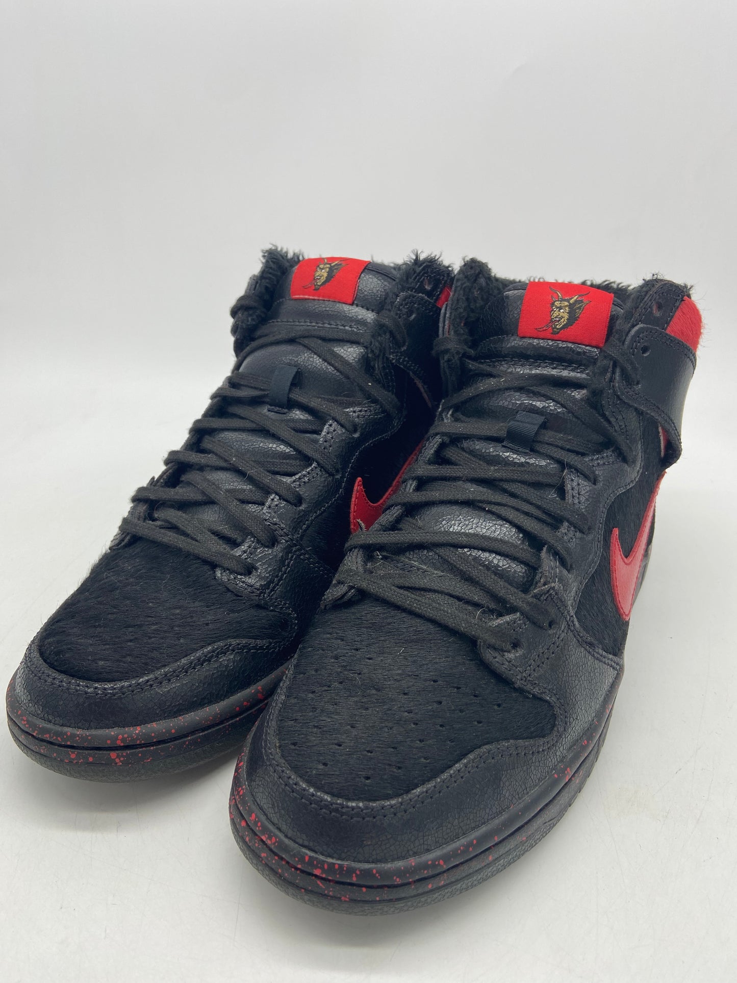 Load image into Gallery viewer, Preowned 2012 Nike SB Dunk High Krampus Sz 9M/10.5W (554673-006)
