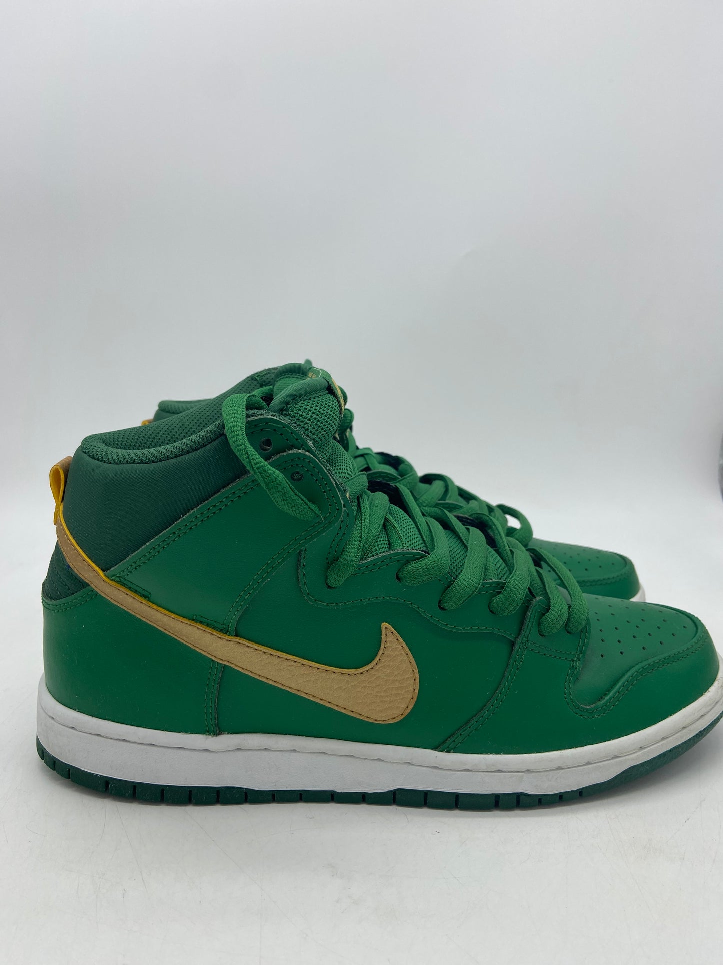 Load image into Gallery viewer, Preowned 2013 Nike SB Dunk High St Patty&amp;#39;s Day Sz 9M/10.5W (305050-373)
