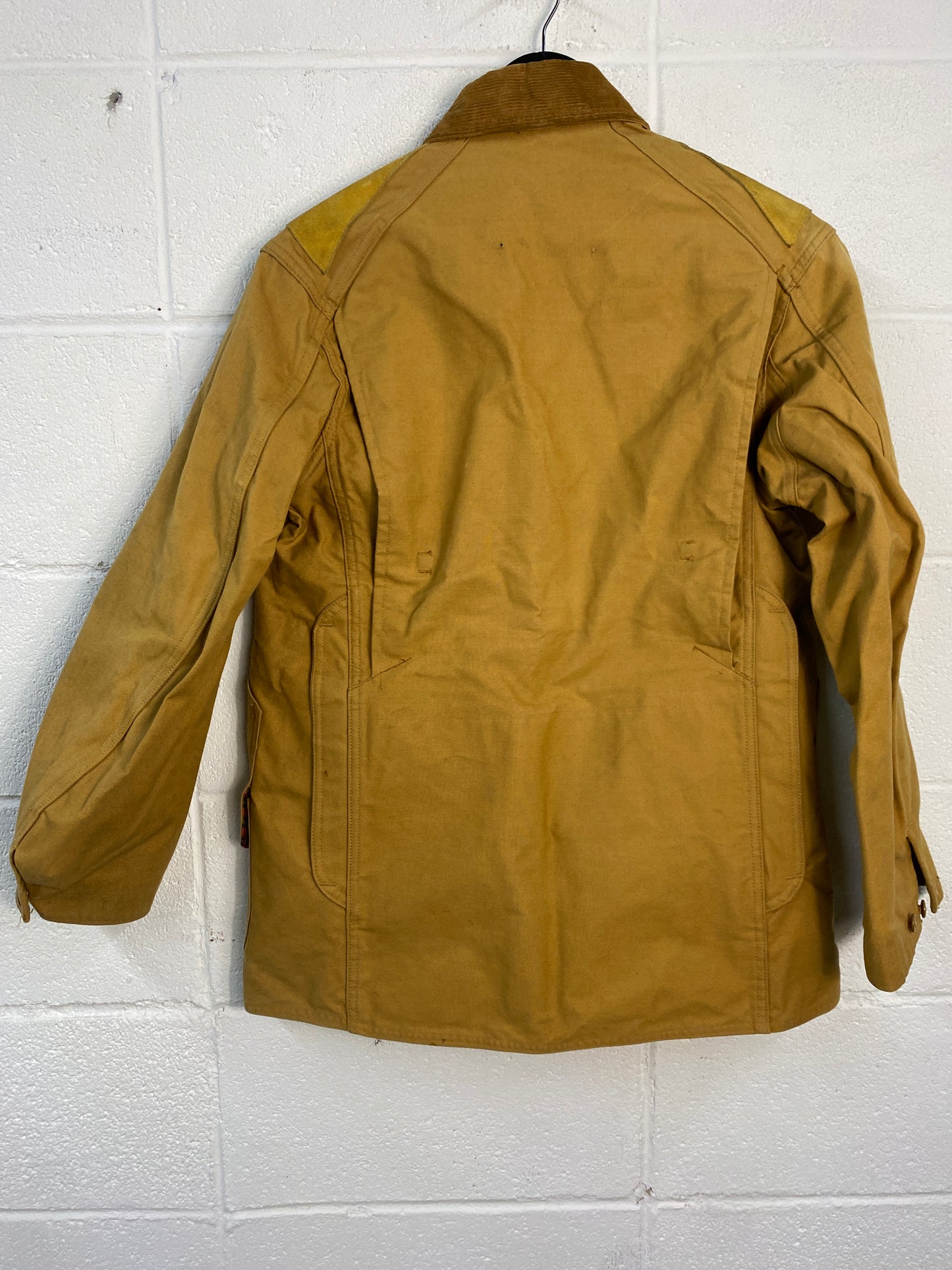 Load image into Gallery viewer, VTG Cumberland Hunting Jacket Sz L
