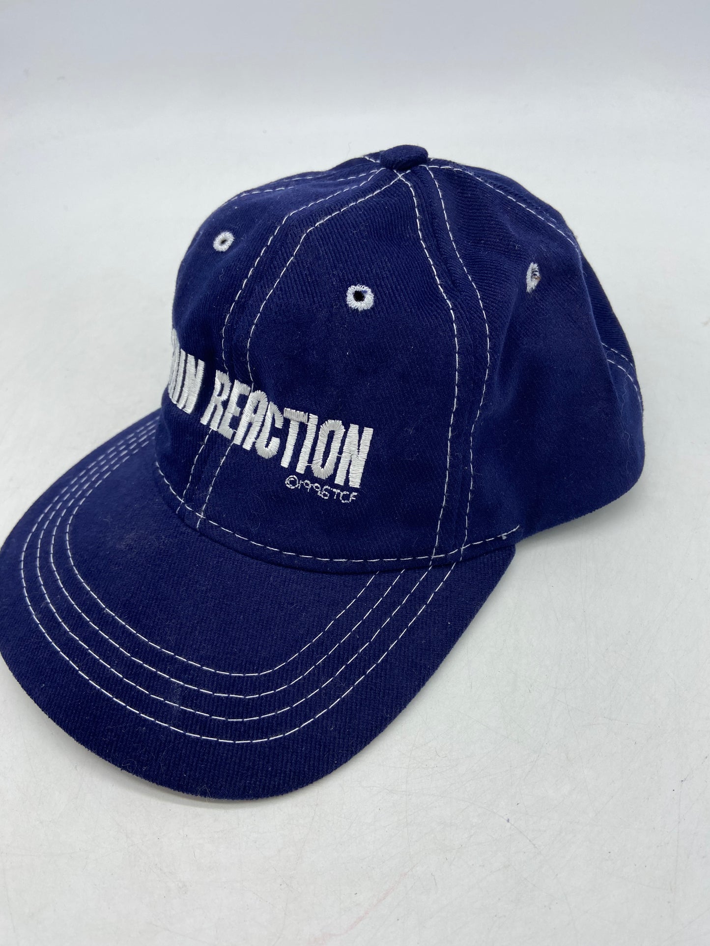 Load image into Gallery viewer, VTG 1996 Chain Reaction Keanu Reeves Snapback Hat
