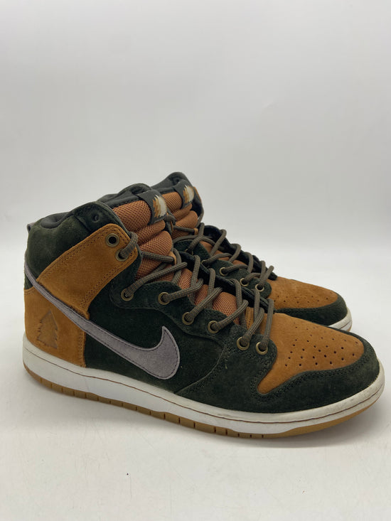 Load image into Gallery viewer, Preowned Nike Homegrown x SB Dunk High PRM &amp;#39;Sequoia&amp;#39; Sz 9M/10.5W

