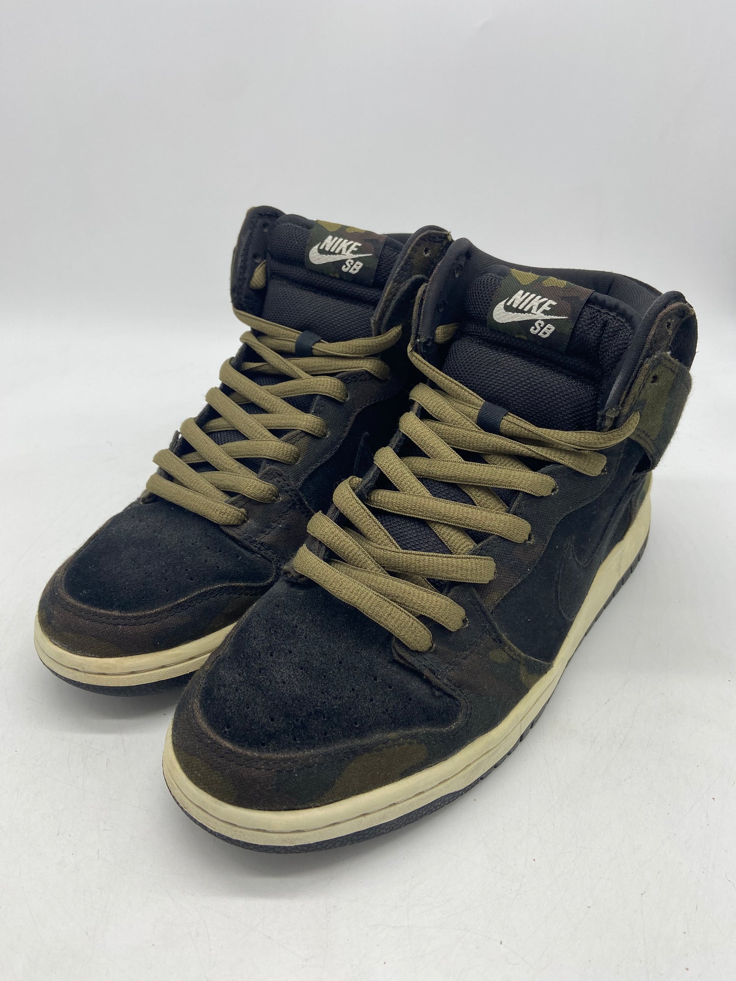 Load image into Gallery viewer, Preowned Nike Dunk High Pro SB &amp;#39;Iguana Camo&amp;#39; Sz 9M/10.5W
