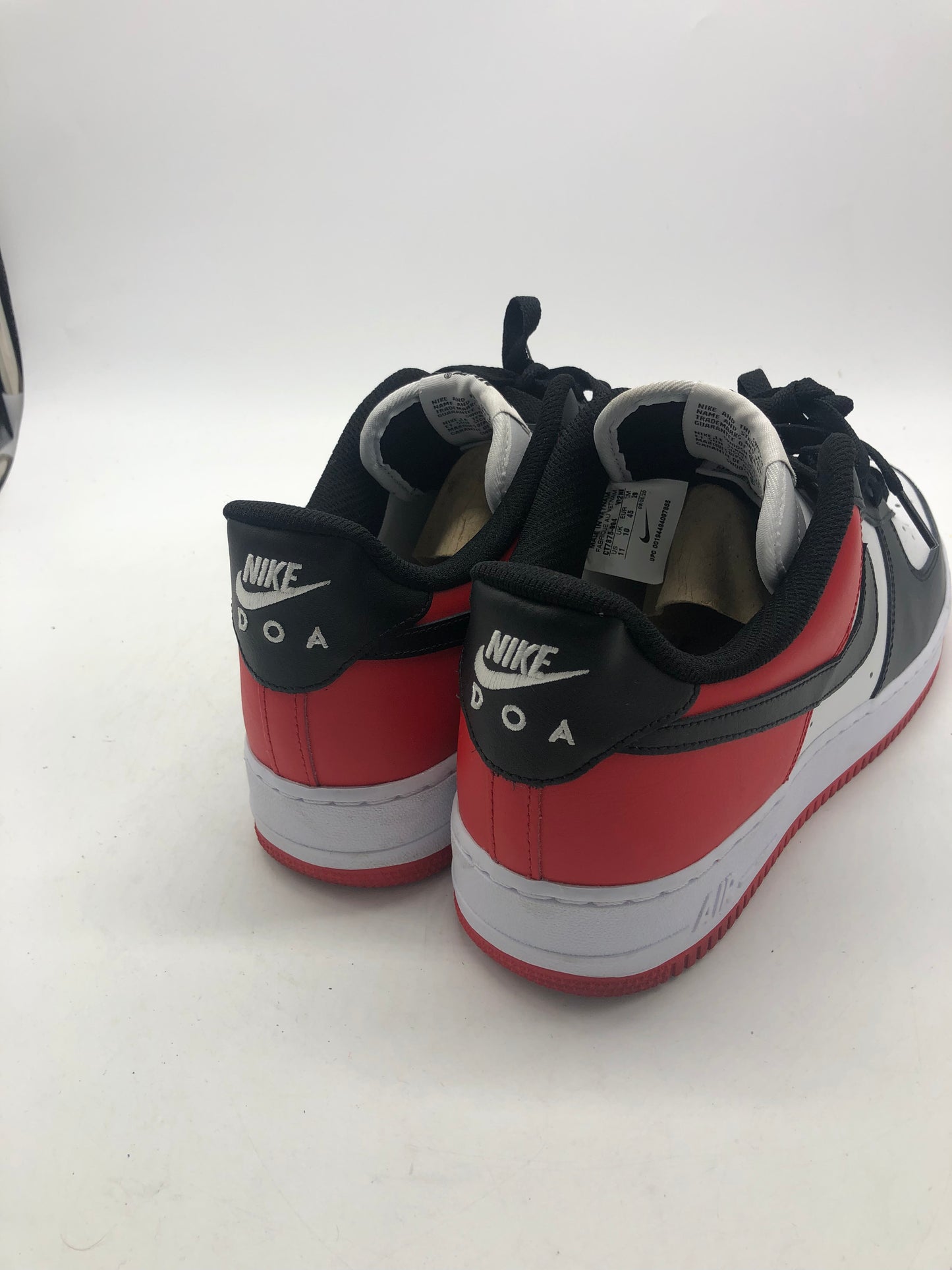 Load image into Gallery viewer, Preowned Nike Air Force 1 Nike ID DOA Black Toe Sz 11M/12.5W
