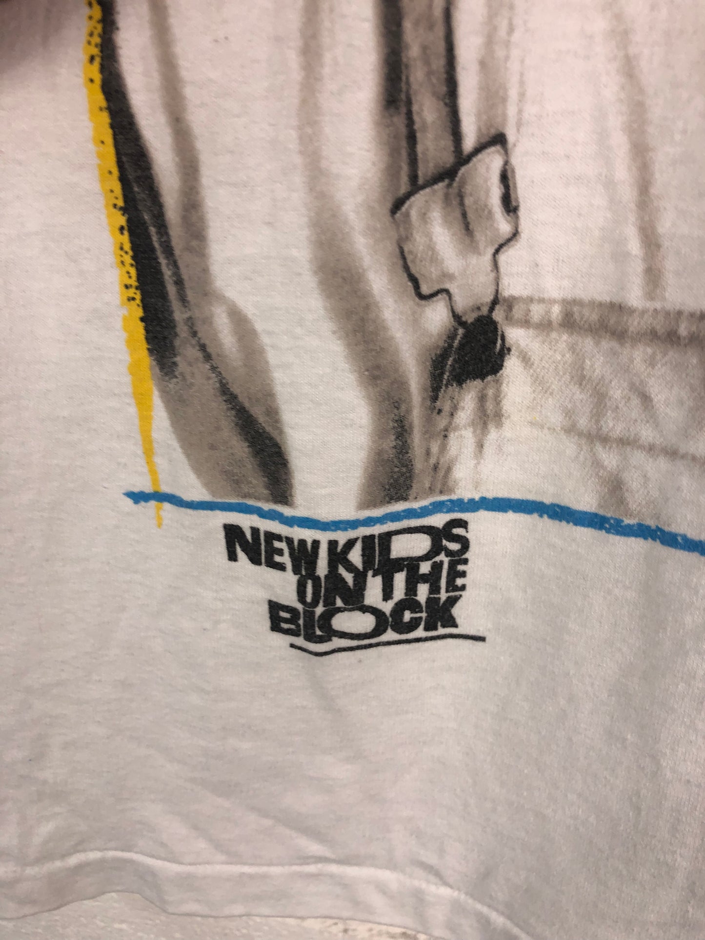 Load image into Gallery viewer, VTG New Kid On he Block Face Tee Sz M
