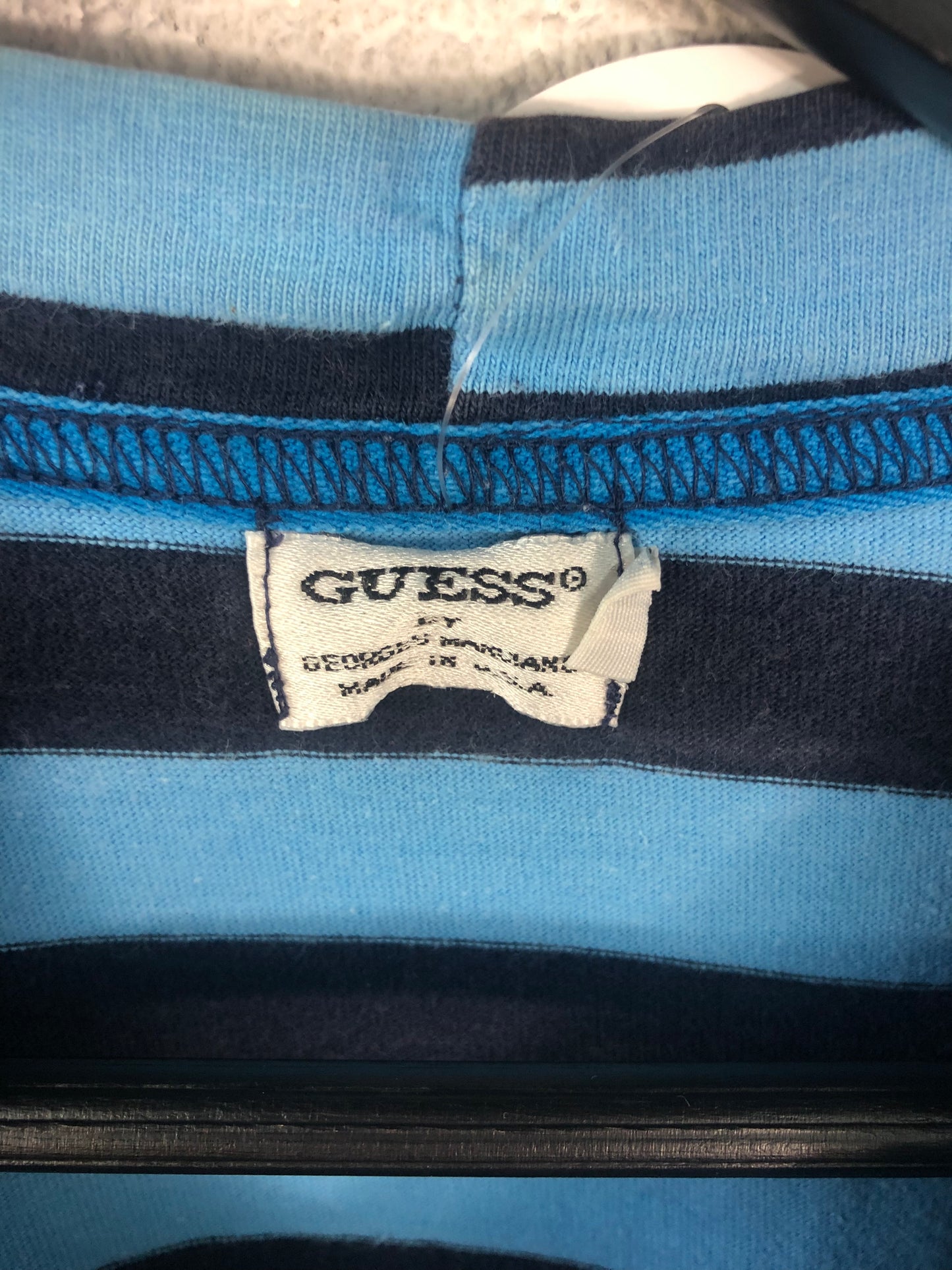 Load image into Gallery viewer, Vtg Guess Blue Striped Tee Sz L
