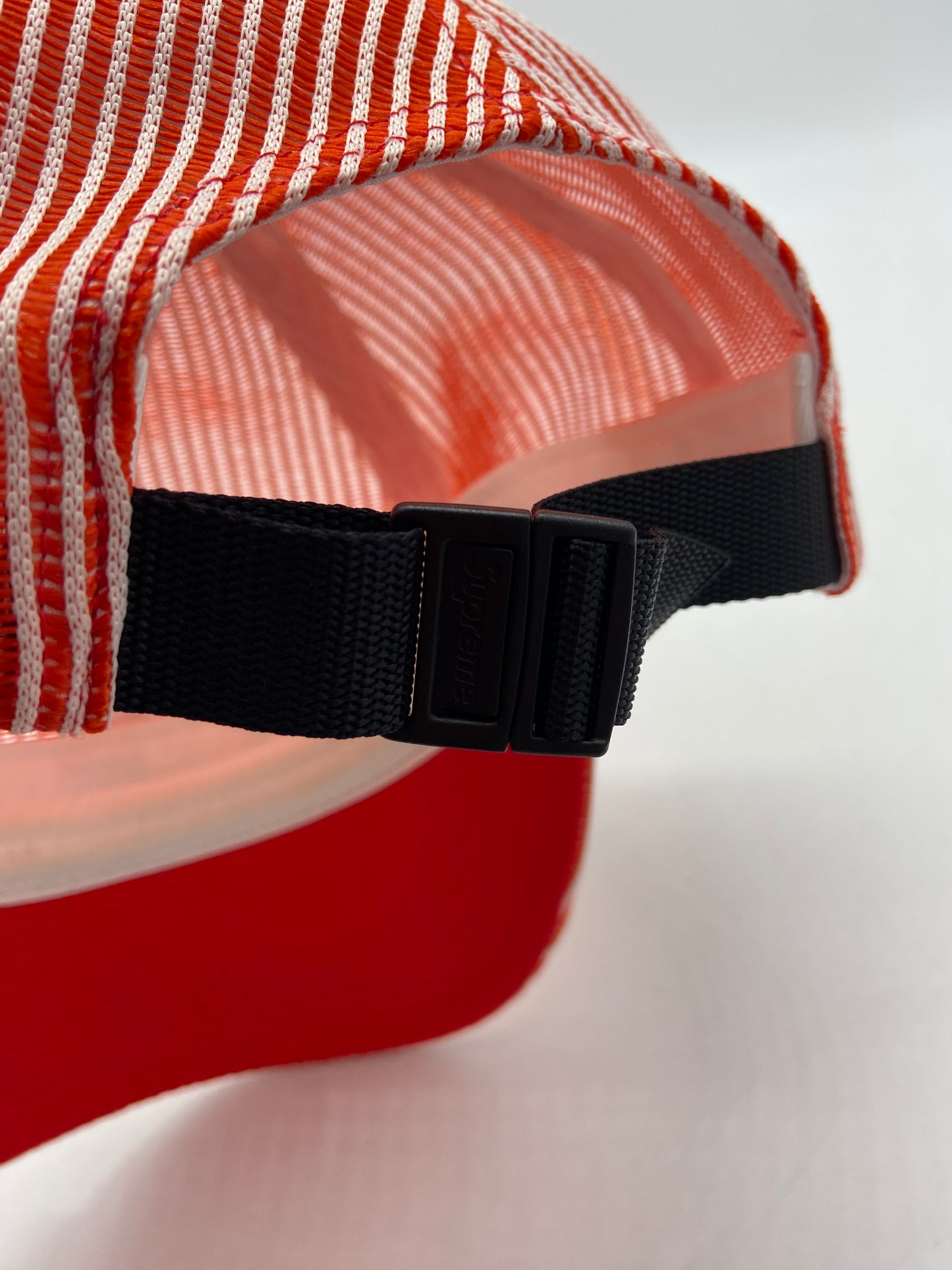 Load image into Gallery viewer, Supreme Stripe Mesh 6-Panel Red
