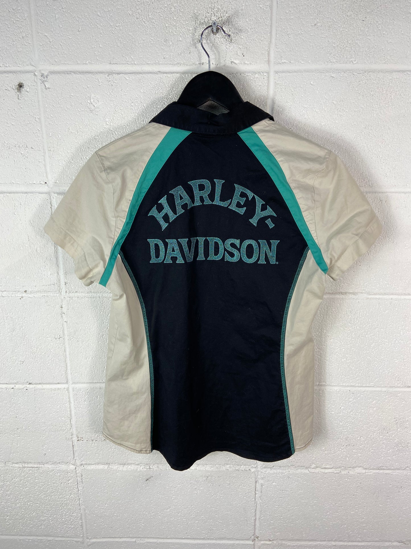 Load image into Gallery viewer, Vtg Harley Davidson Wmns S/S Zip Overshirt Sz L

