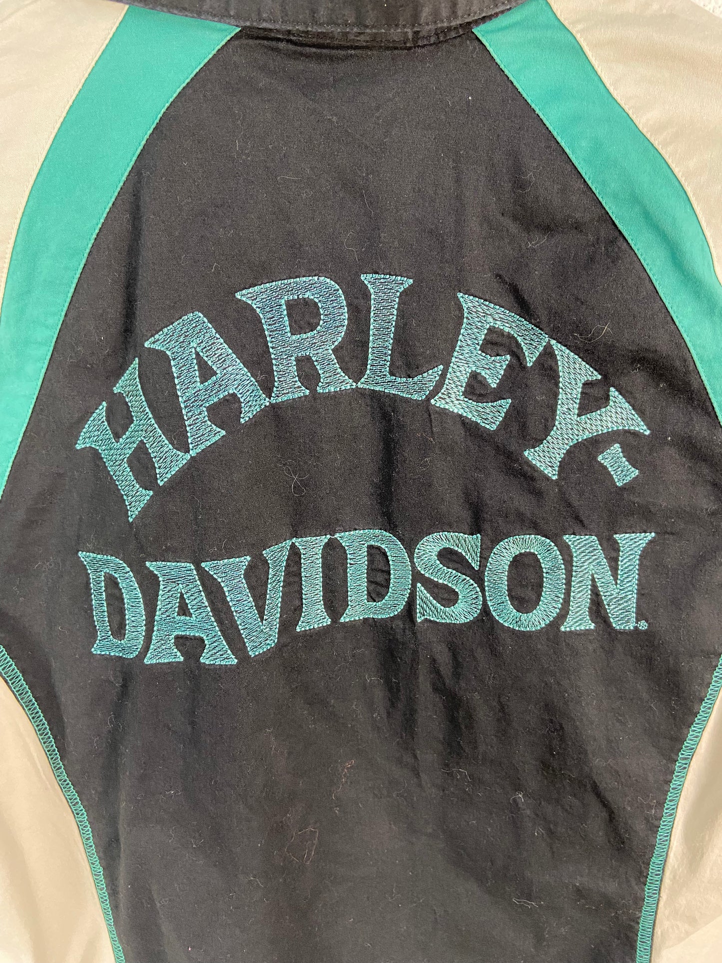 Load image into Gallery viewer, Vtg Harley Davidson Wmns S/S Zip Overshirt Sz L
