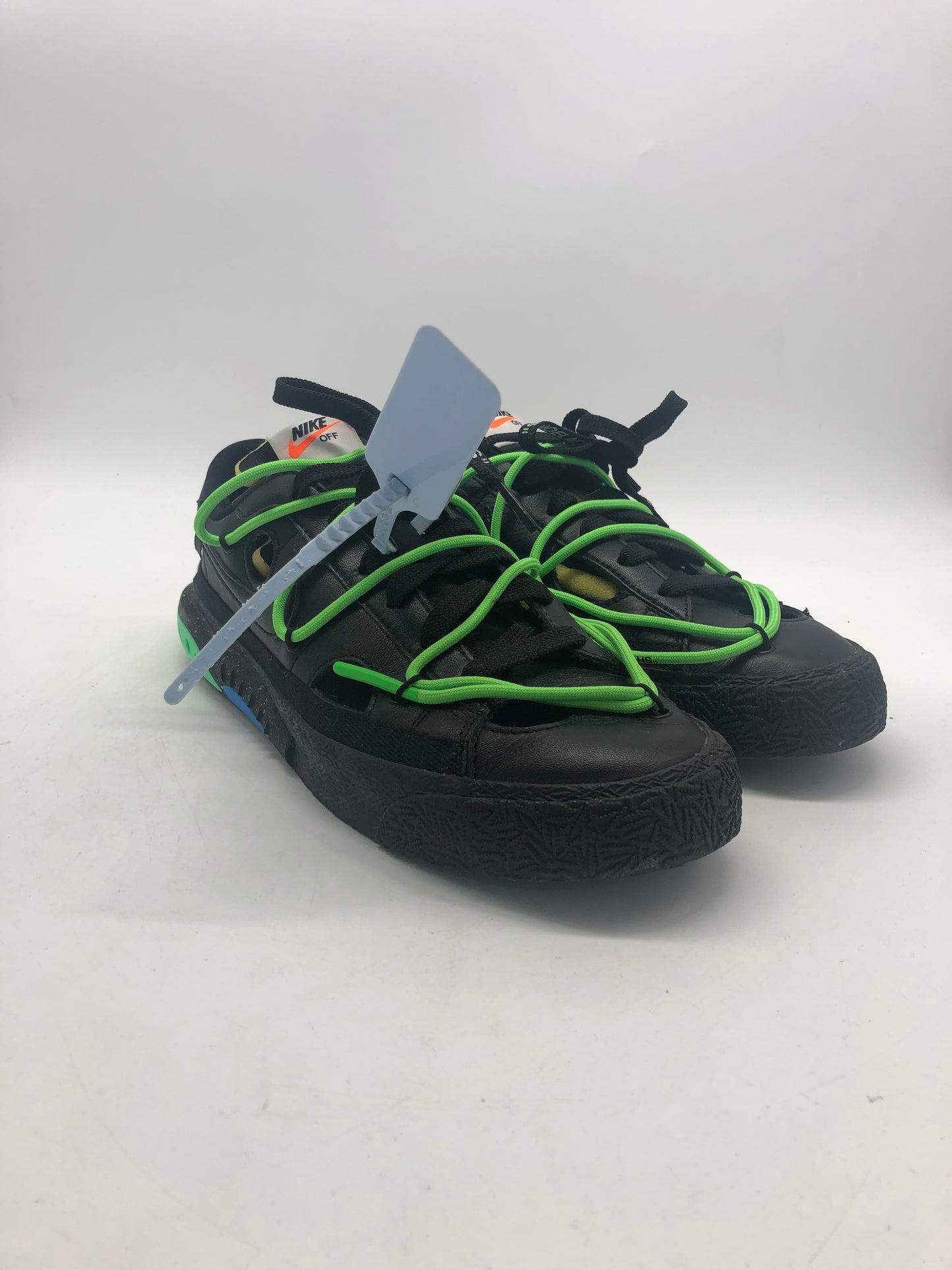 Load image into Gallery viewer, Preowned Off-White Blazer Lows &amp;#39;77 Black-Electro Sz 8
