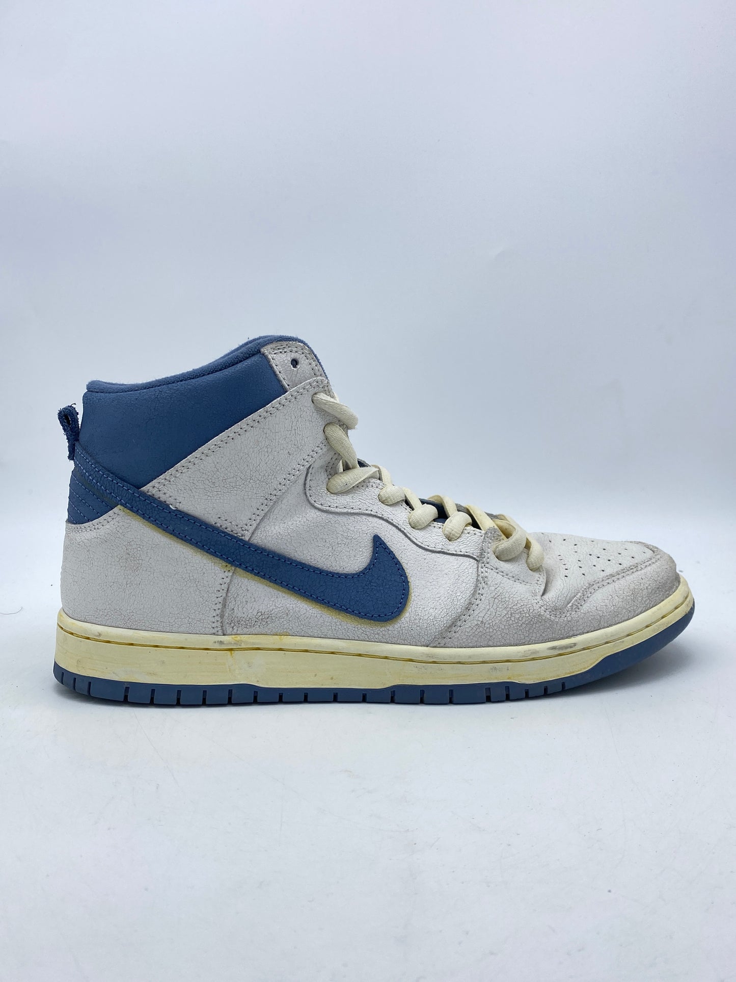 Load image into Gallery viewer, Pre-Owned &amp;quot;Lost At Sea&amp;quot; Nike SB Dunk High Sz 11
