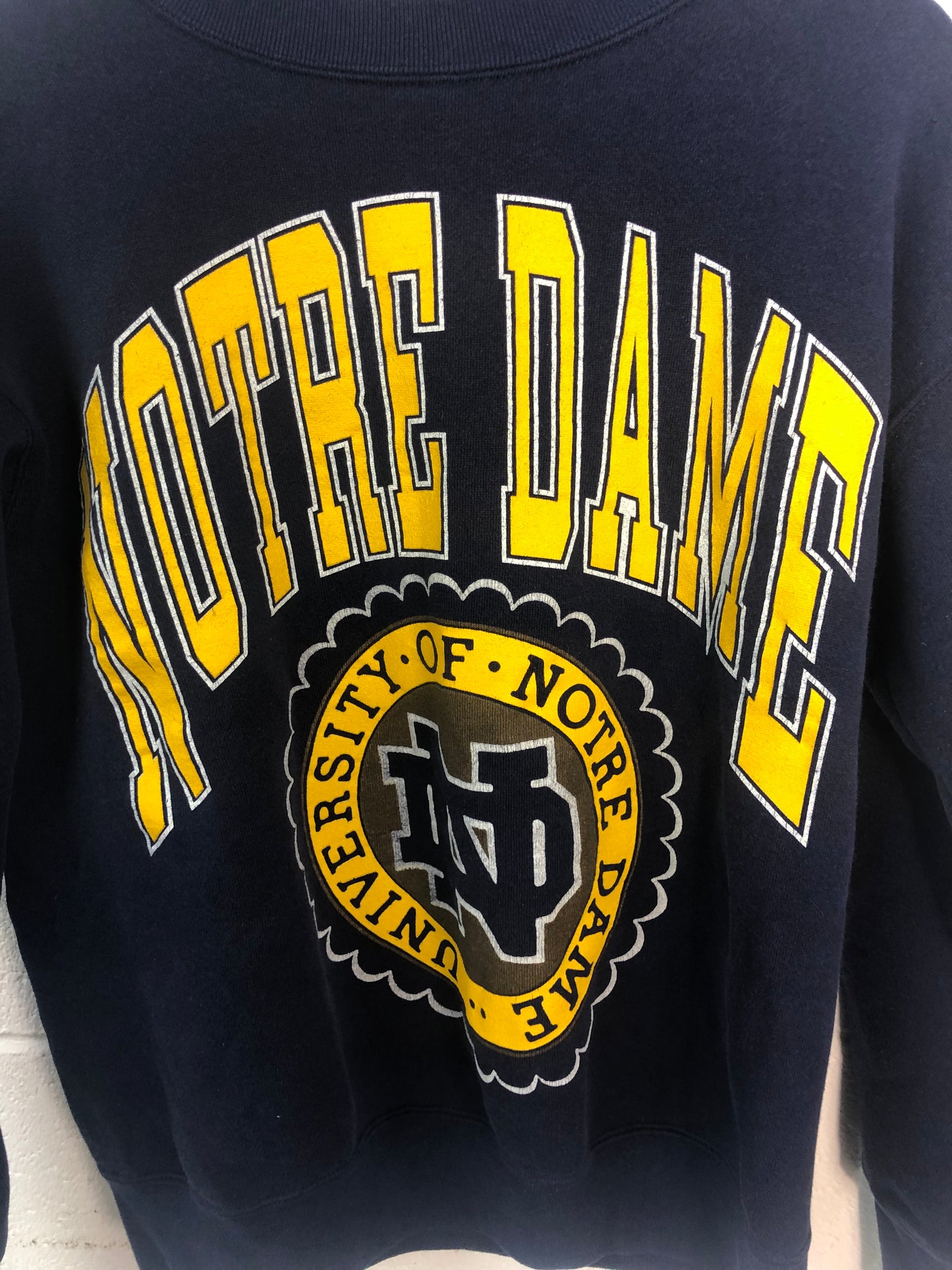 Load image into Gallery viewer, Vtg Notre Dame Big Spellout Sweater Sz M
