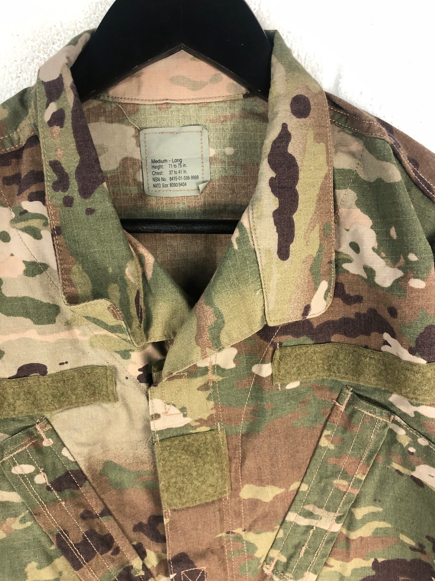 Load image into Gallery viewer, Military NOS Camo Combat Jacket Sz L

