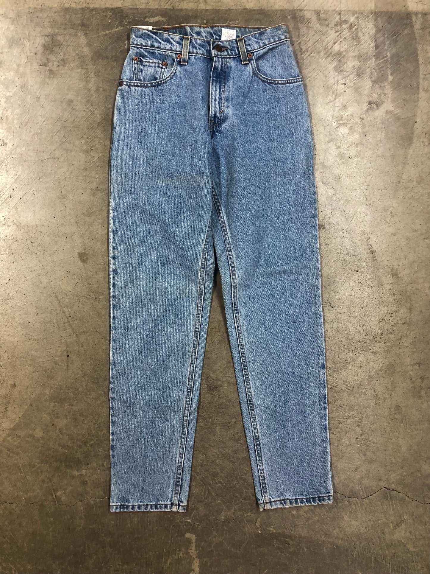 VTG Levi's 550 Relaxed Fit Junior Cut  Blue Jeans Sz 24x31