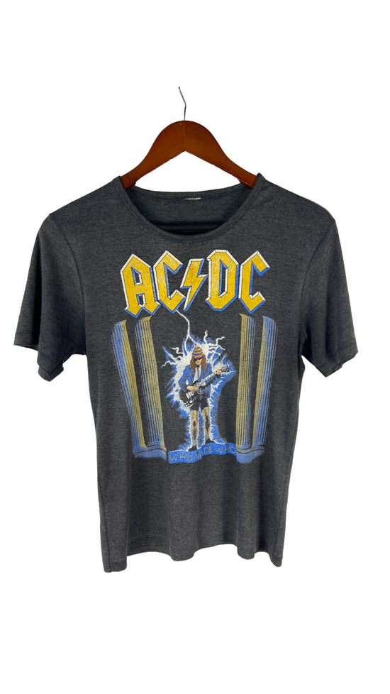 Load image into Gallery viewer, VTG ACDC Who Made Who Tour T shirt Sz S
