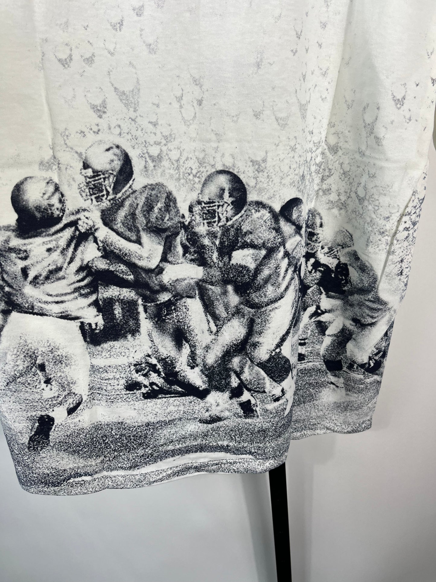 Load image into Gallery viewer, VTG Tennessee Titans Frank Wycheck Blocking Players Tee
