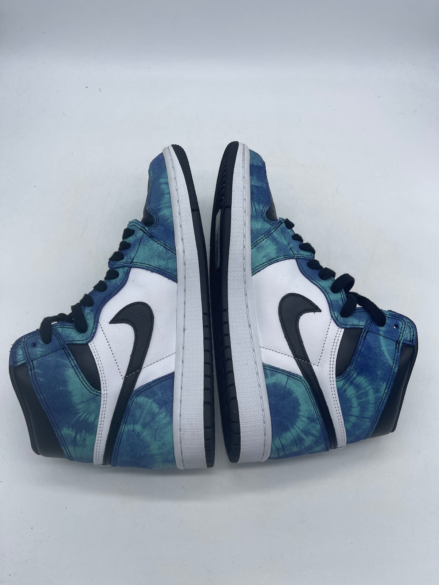 Load image into Gallery viewer, Preowned Wmns Air Jordan 1 Retro High OG &amp;#39;Tie-Dye&amp;#39; Sz 10.5W CD0461-100
