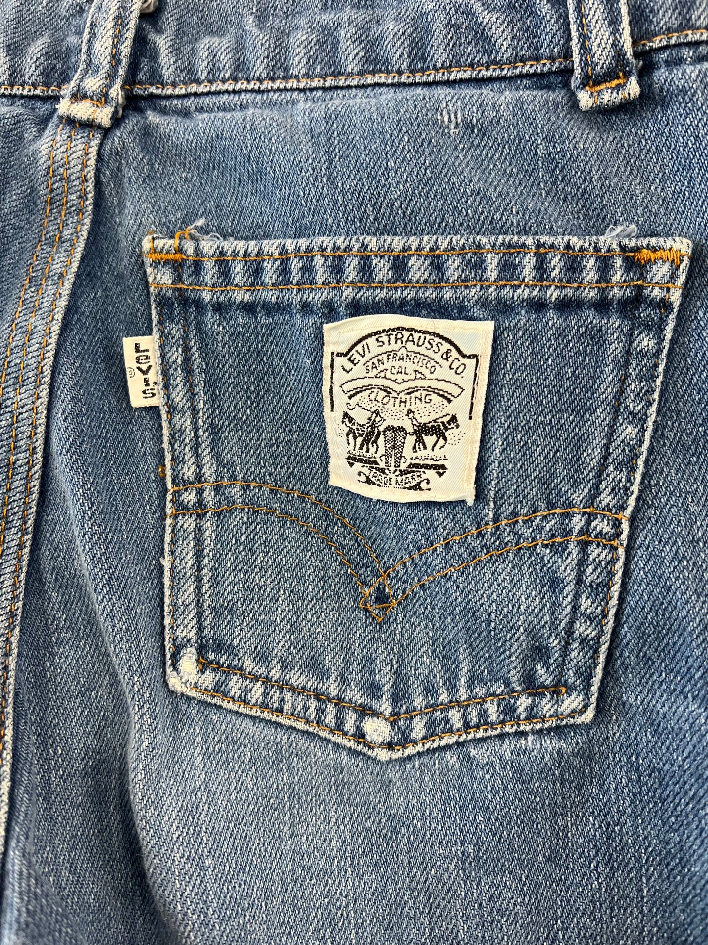 Load image into Gallery viewer, Vtg Wmns Levi&amp;#39;s California Straight Blue Jeans Sz 24
