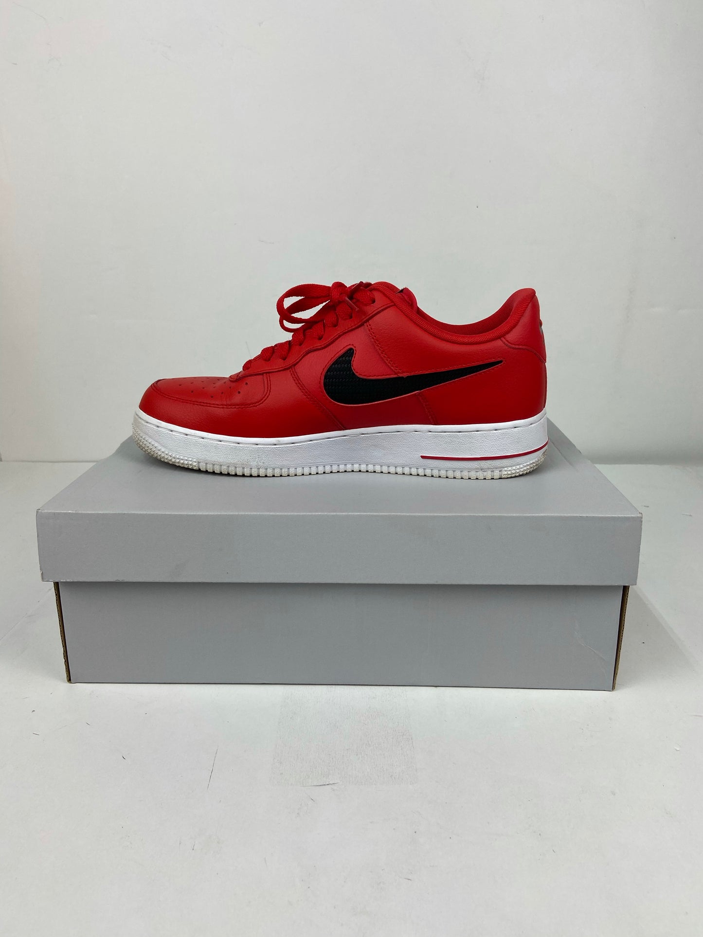 Used Air Force 1 '07 LV8 'Cut Out Swoosh - University Red' Sz 9.5