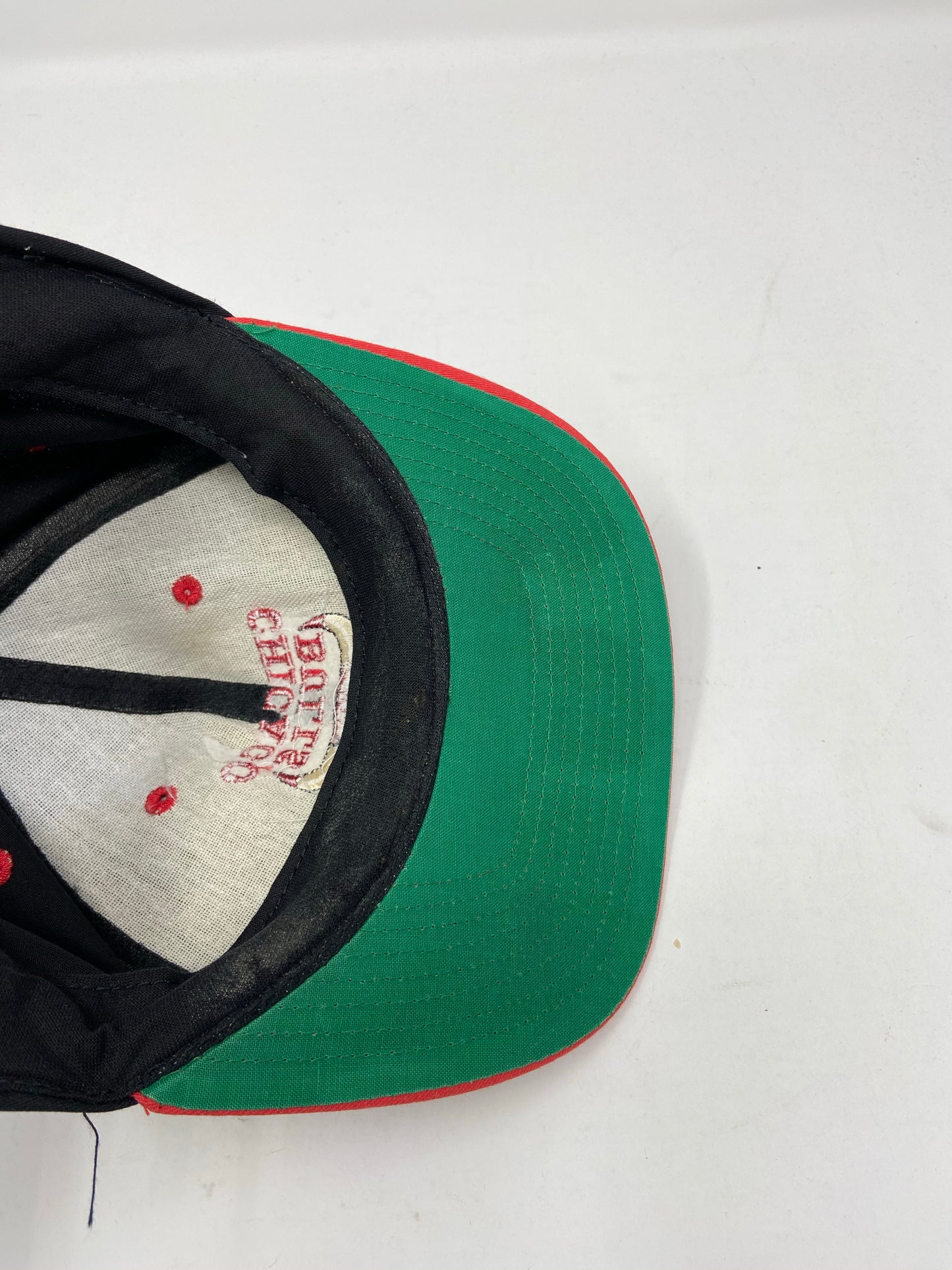 Load image into Gallery viewer, VTG Chicago Bulls “Away” Snapback
