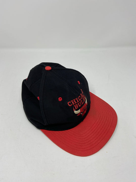 Load image into Gallery viewer, VTG Chicago Bulls “Away” Snapback
