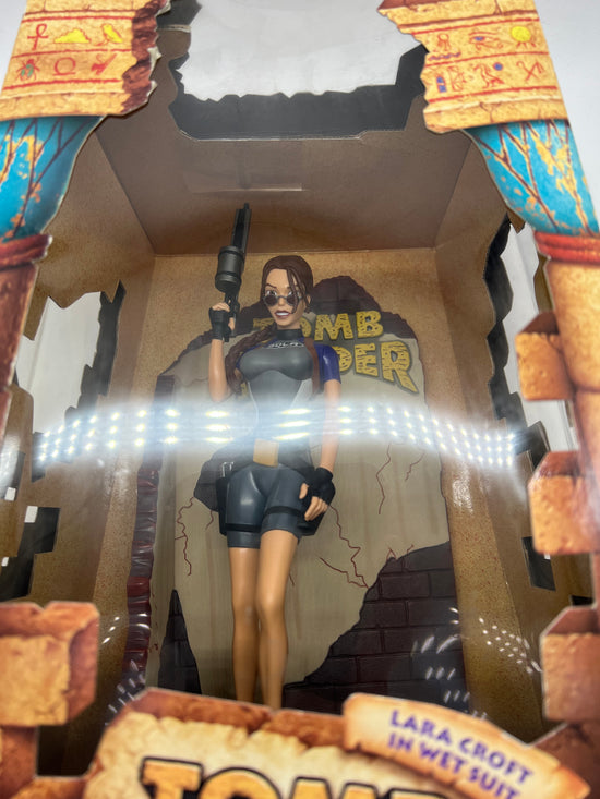 VTG 1998 Tomb Raider Lara Croft Wetsuit Figure