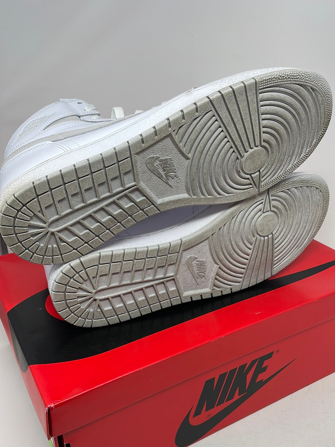 Load image into Gallery viewer, Preowned Jordan 1 Retro High 85 Neutral Grey Sz 14M/15.5W
